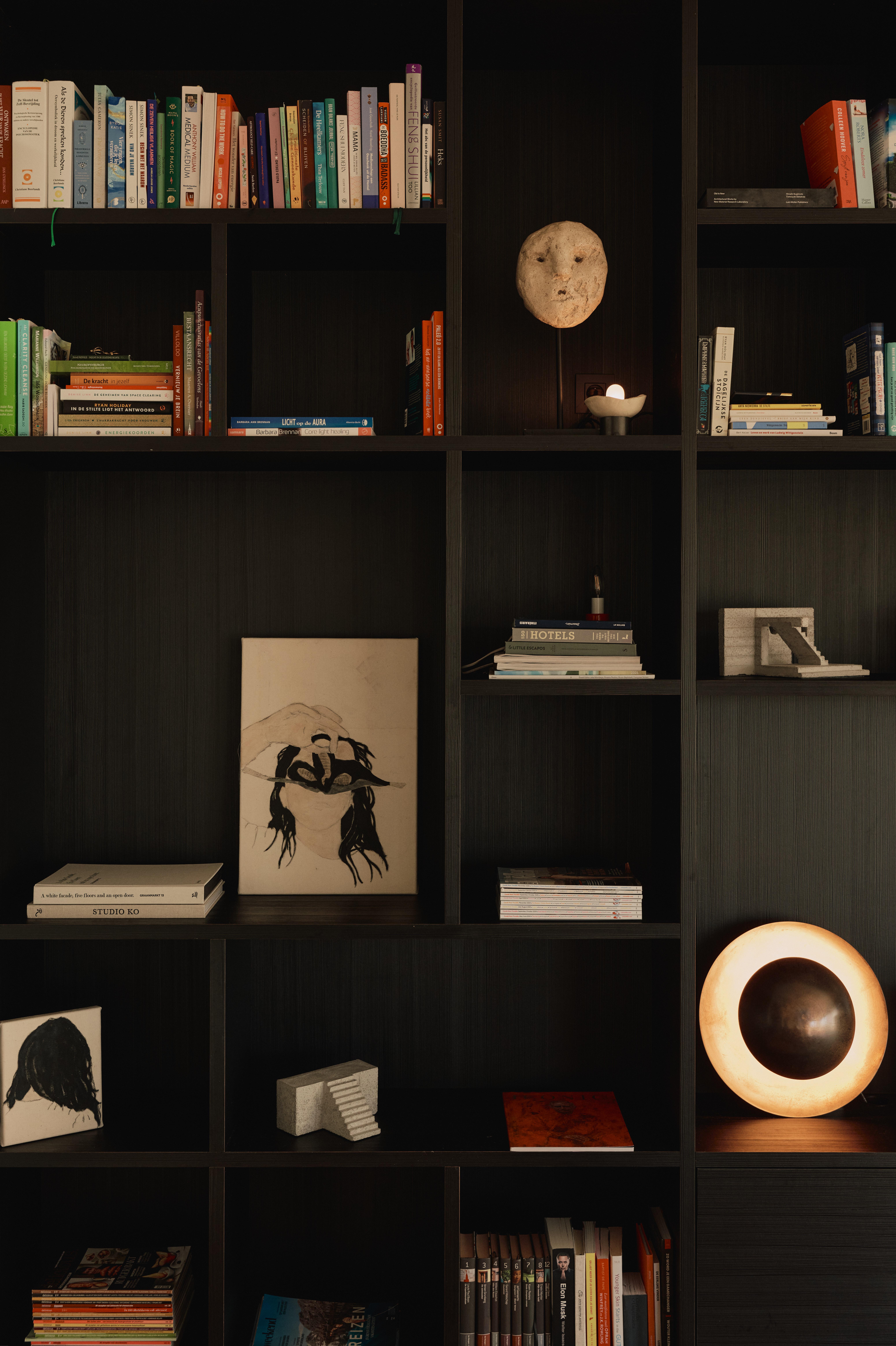 Contemporary Figurative Painting - Juliette Lemontey – Firefly im Angebot 1