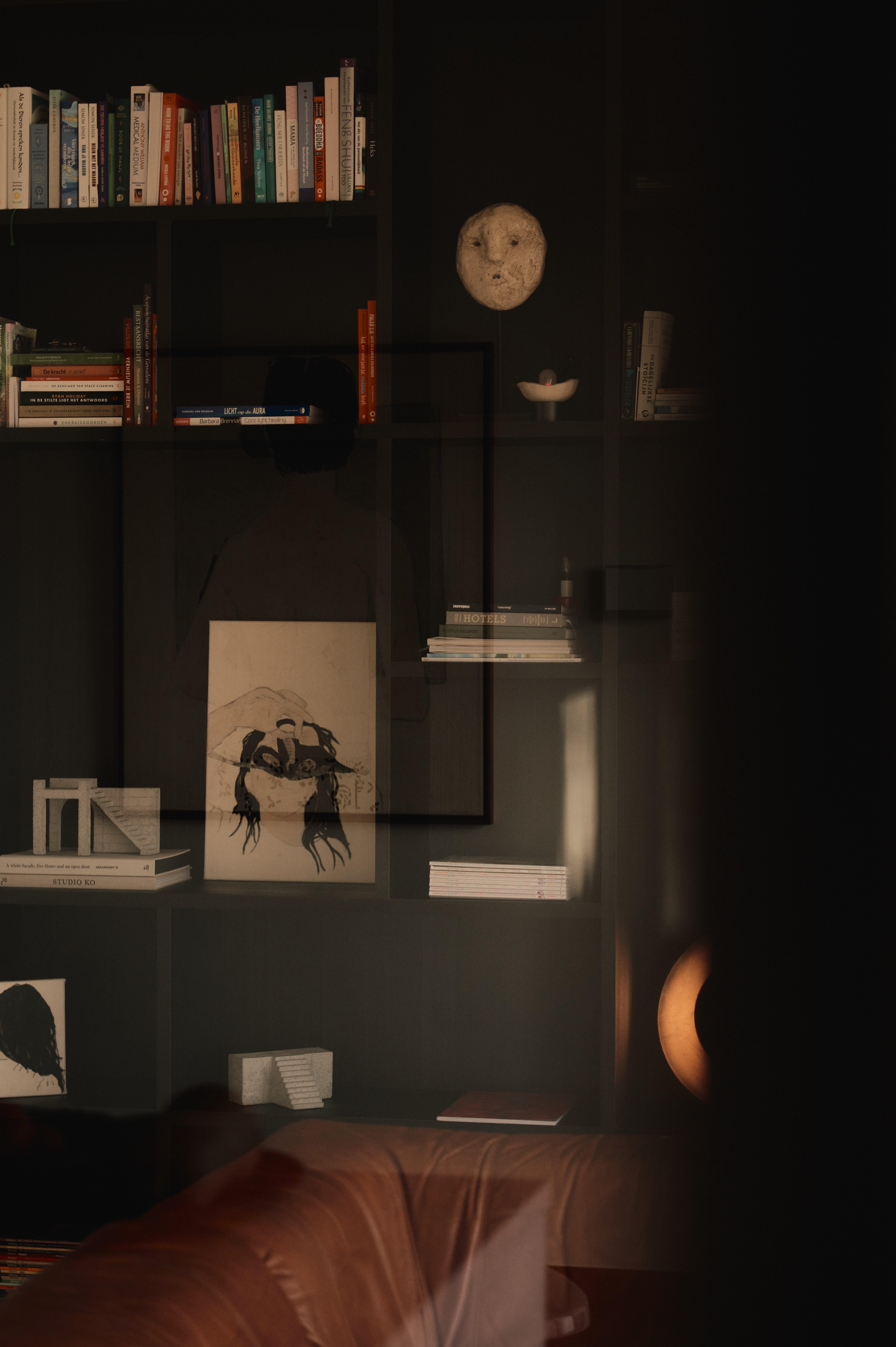 Contemporary Figurative Painting - Juliette Lemontey – Firefly im Angebot 3