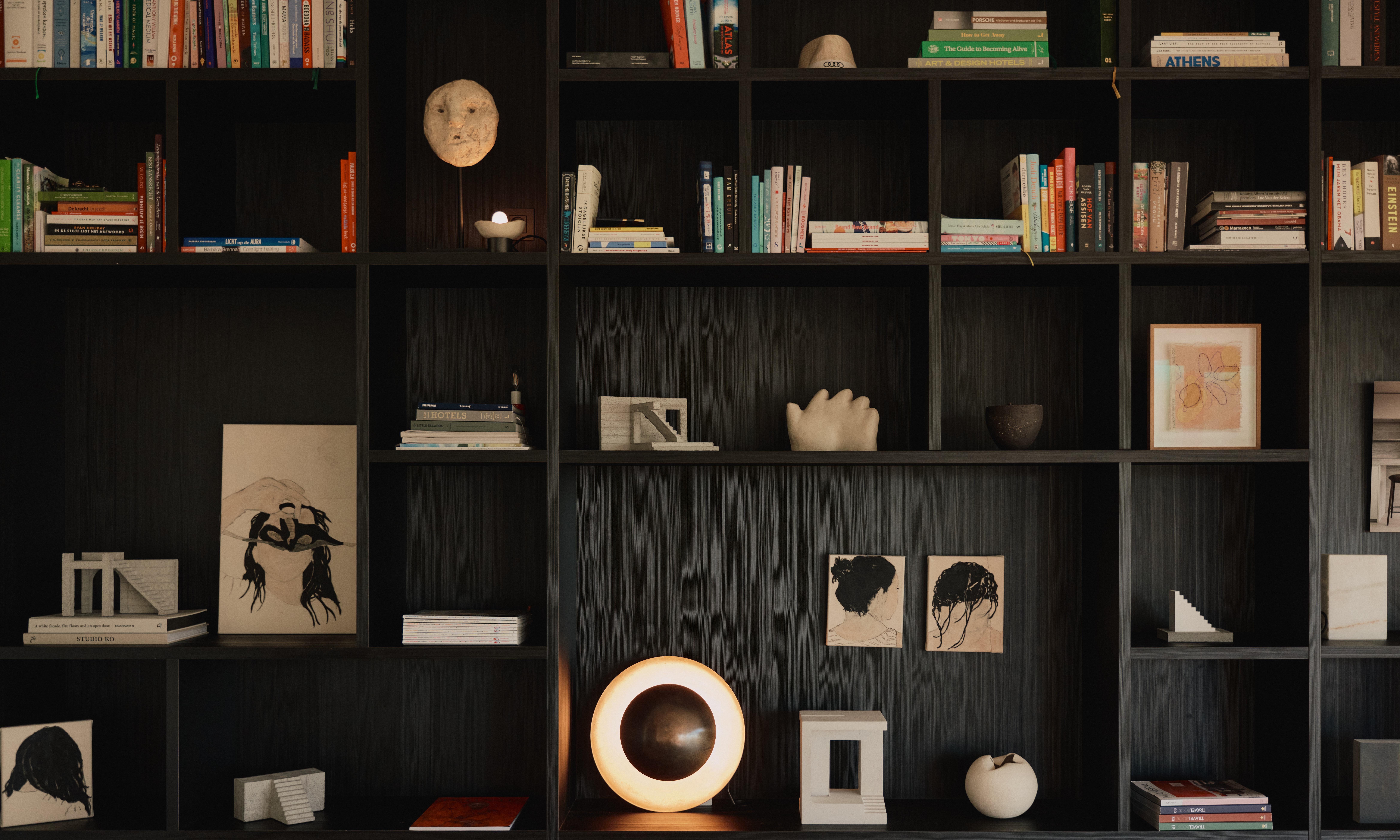 Contemporary Figurative Painting - Juliette Lemontey – Firefly im Angebot 4