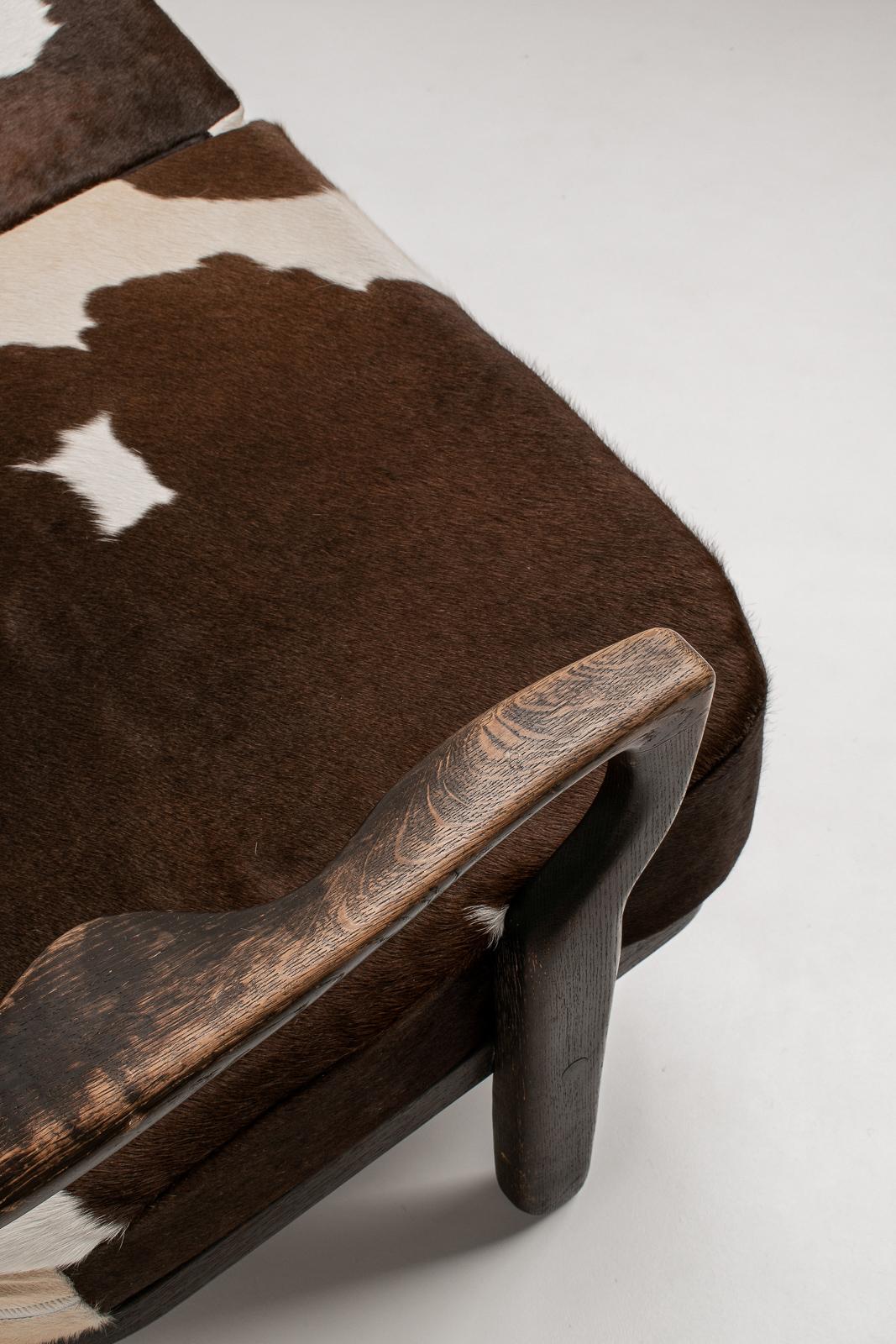 'Juliette' Sofa by Guillerme et Chambron in Solid Stained Oak and Cowhide, 1950s For Sale 3