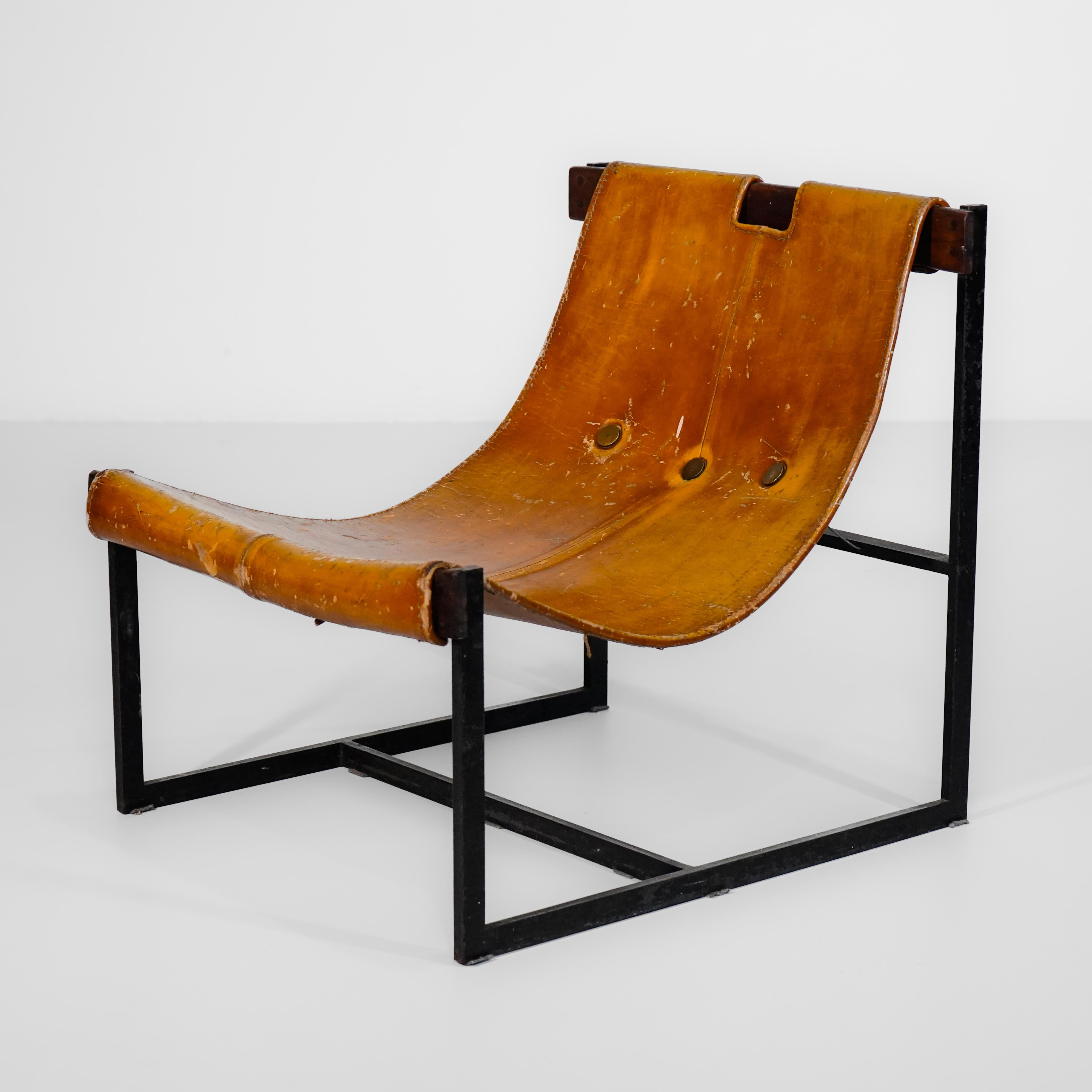Mid-Century Modern Julio Katinsky - 1959 - Brazil - Rare Sling Armchair Iron Frame Rosewood For Sale