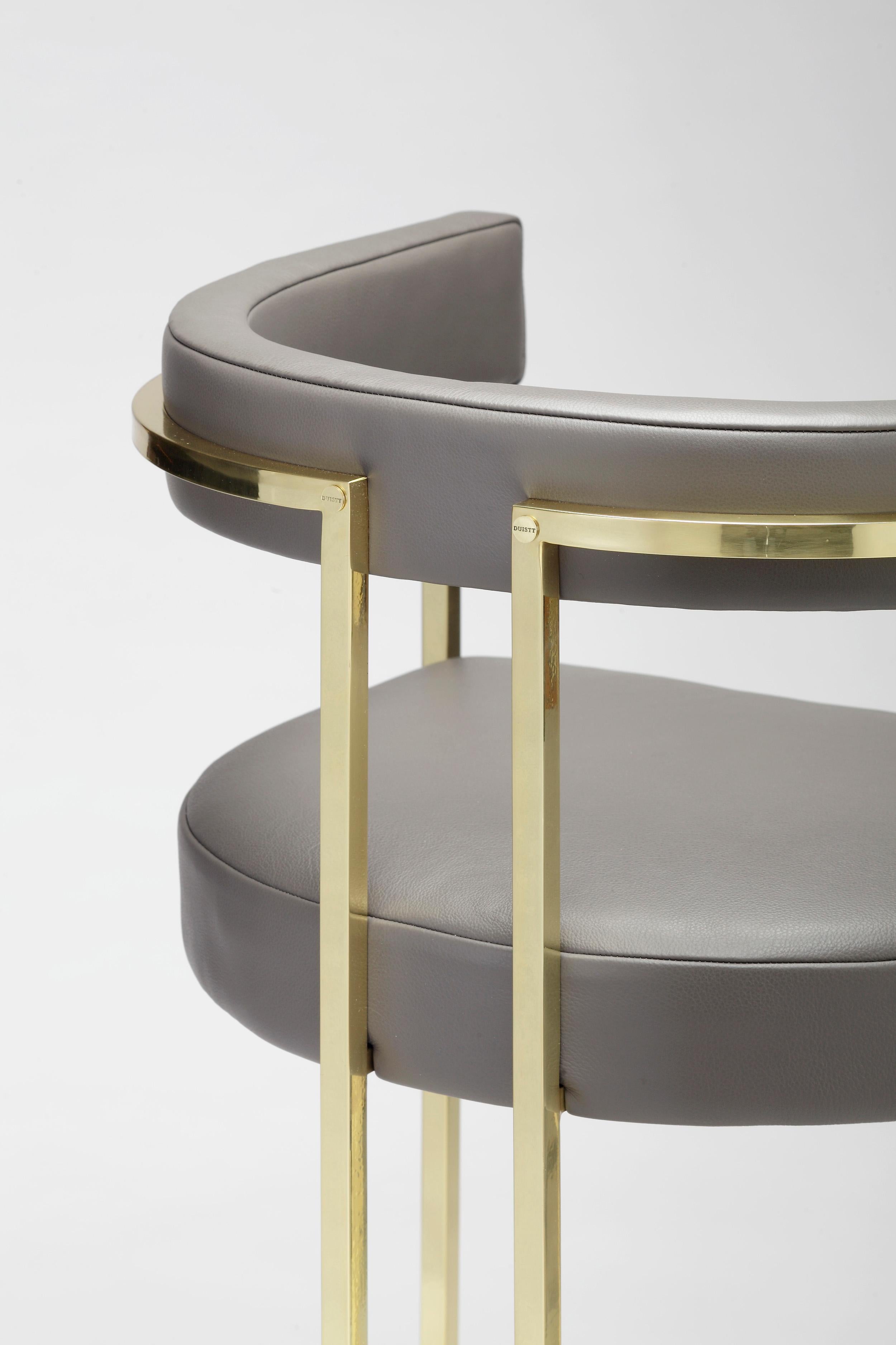 Portugais Tabouret de bar Julius, structure en laiton, fabriqué à la main au Portugal par Duistt en vente