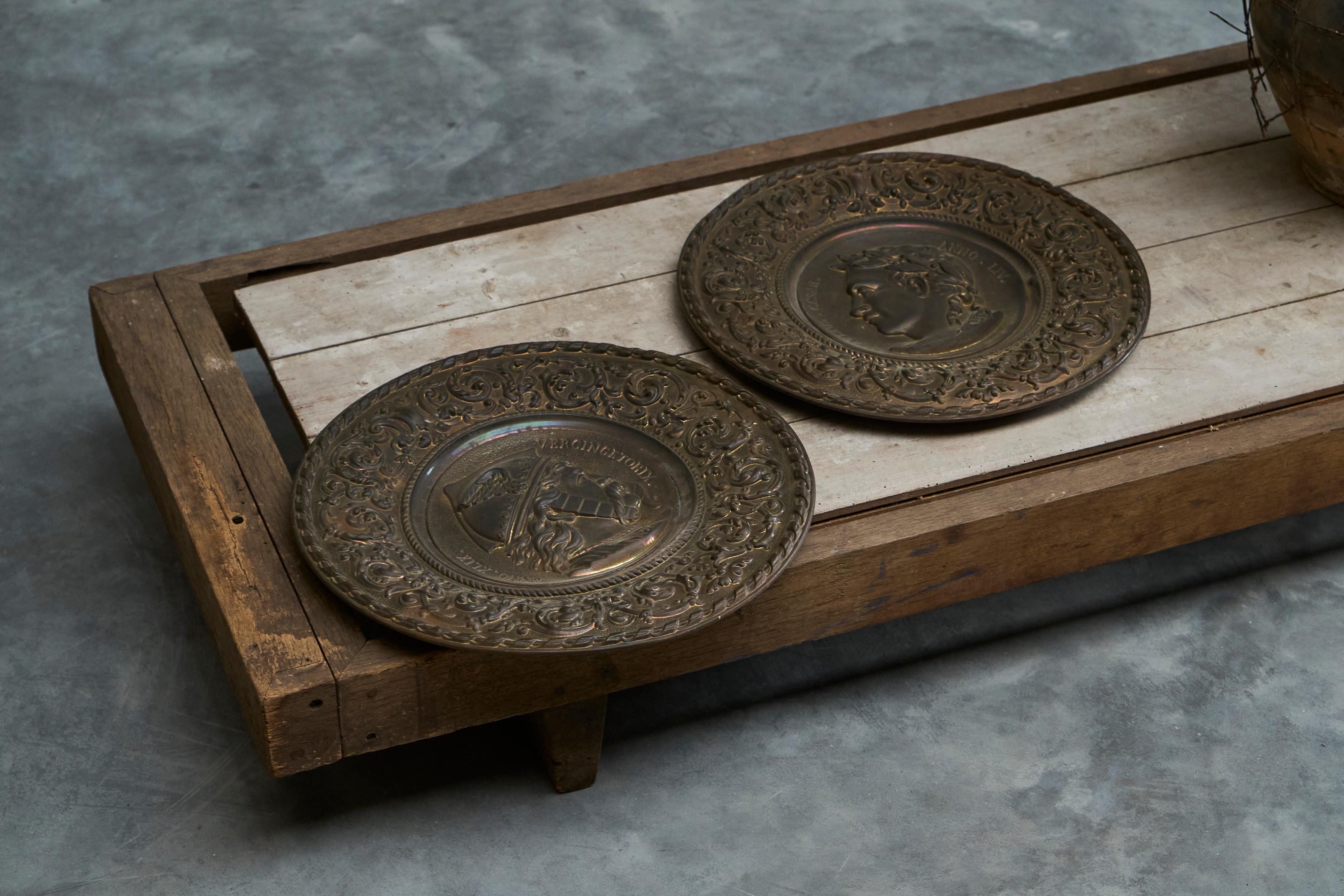 Julius Caesar Neoklassisches Repoussé aus patiniertem Kupfer 19. im Angebot 6