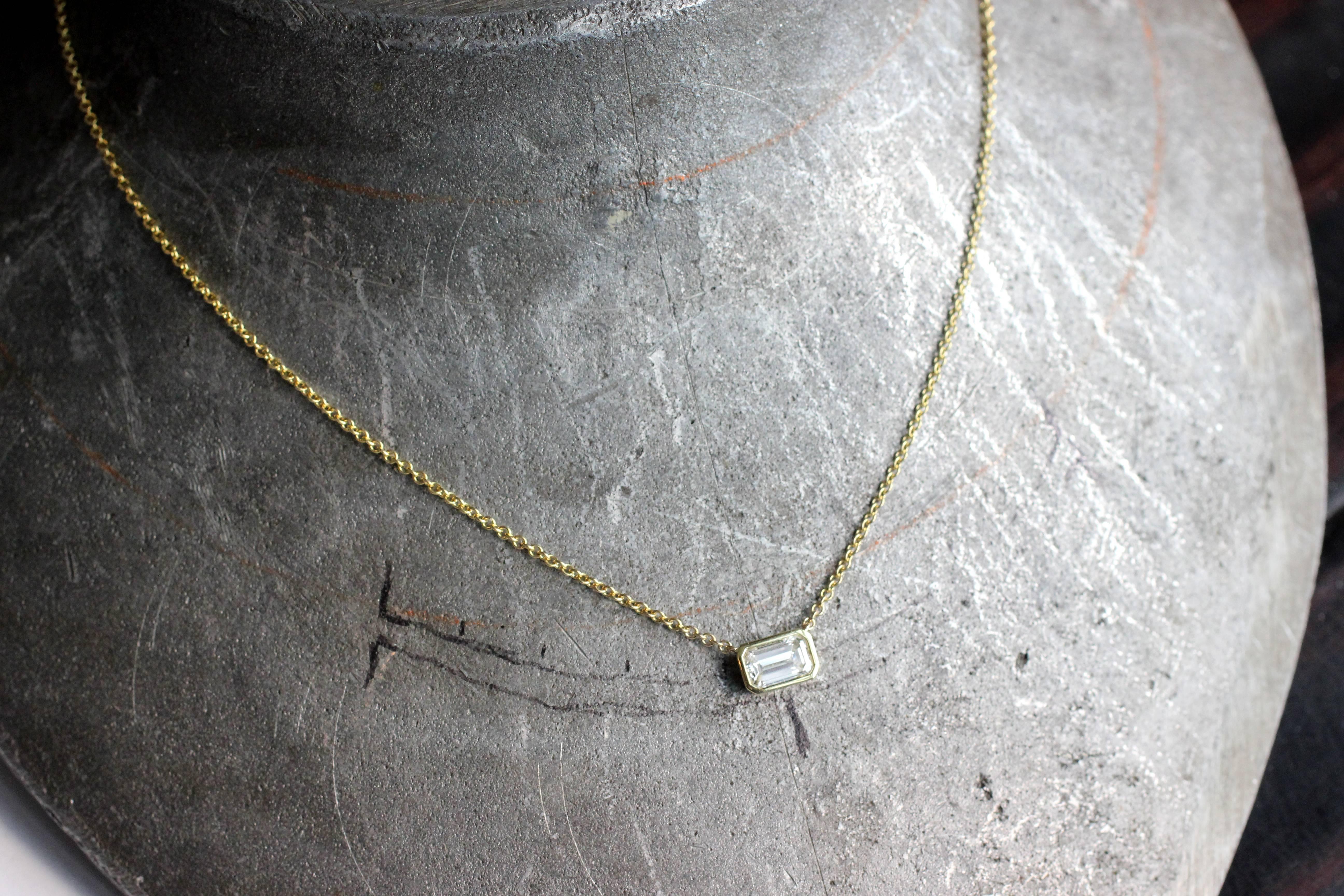 Modern Julius Cohen 1.08 Carat Emerald Cut Diamond Necklace For Sale