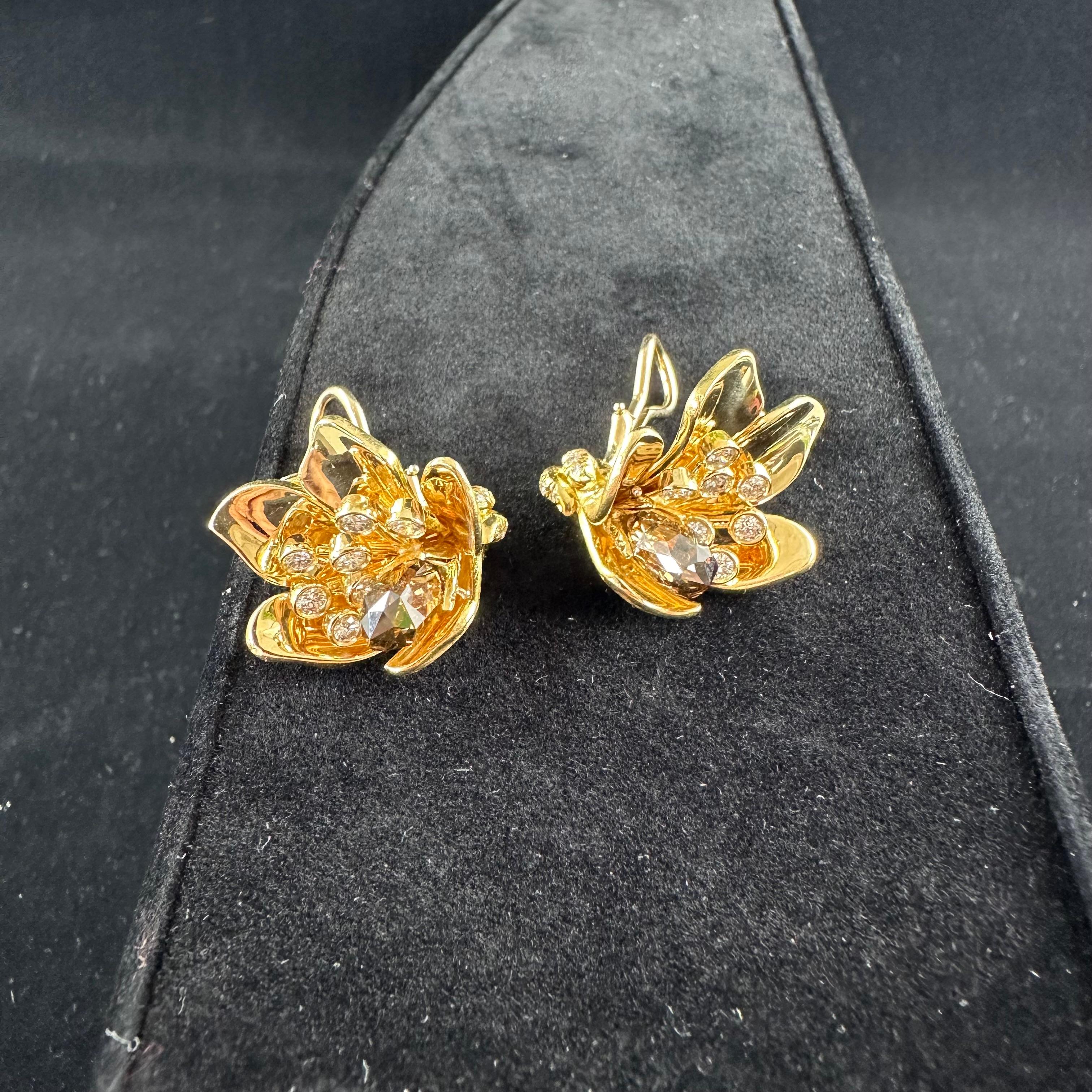 Rococo Julius Cohen Briolette Diamond 18k Yellow Gold Earrings For Sale