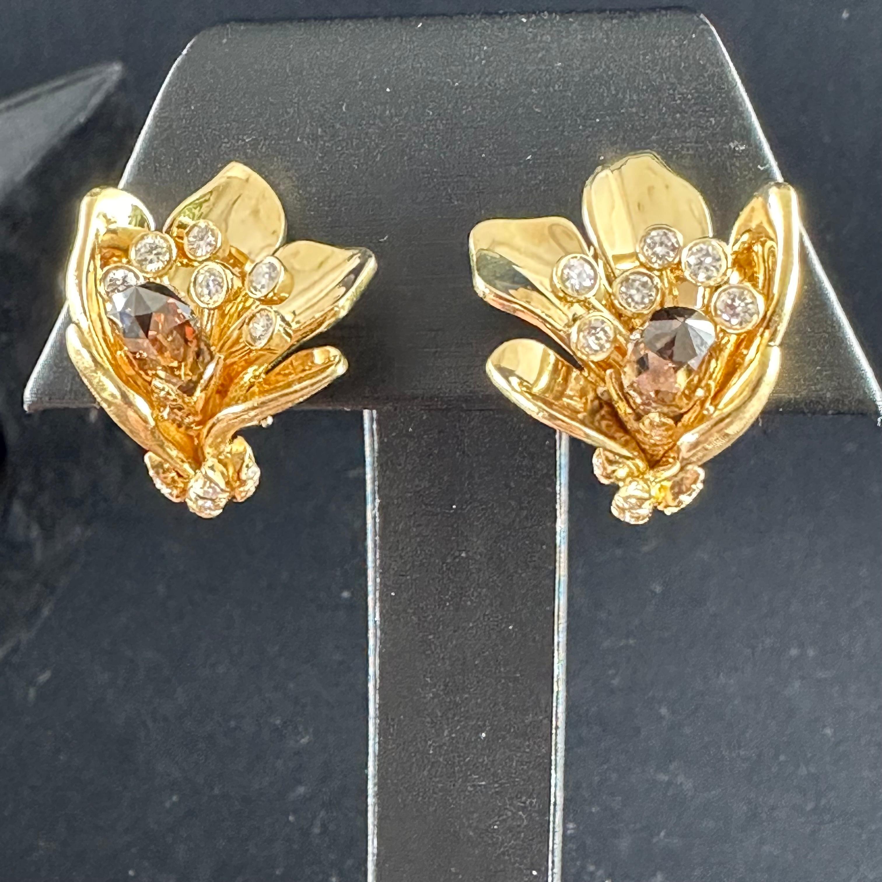 Taille briolette Julius Cohen, boucles d'oreilles Briolette en or jaune 18 carats avec diamants en vente