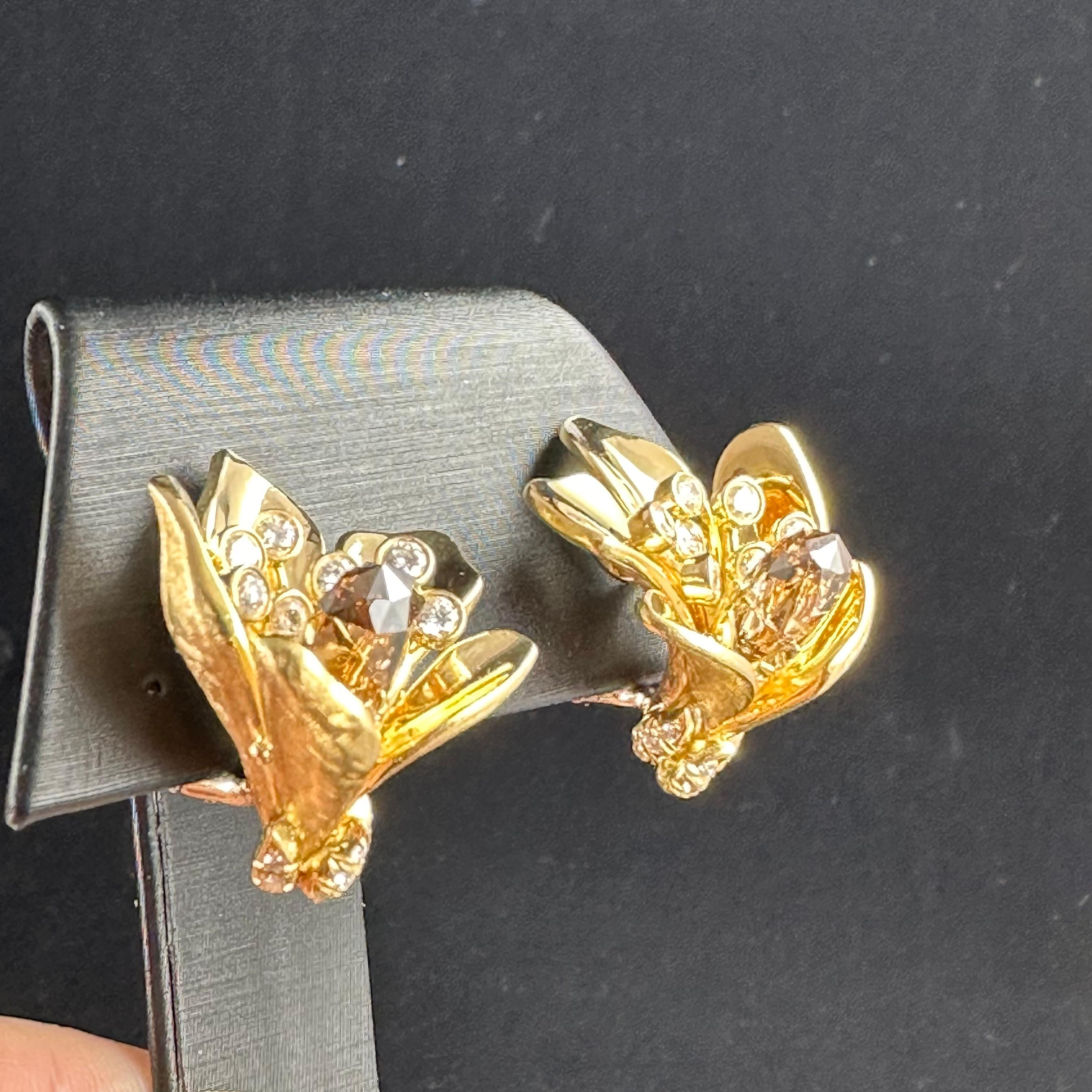 Julius Cohen, boucles d'oreilles Briolette en or jaune 18 carats avec diamants Excellent état - En vente à Beverly Hills, CA