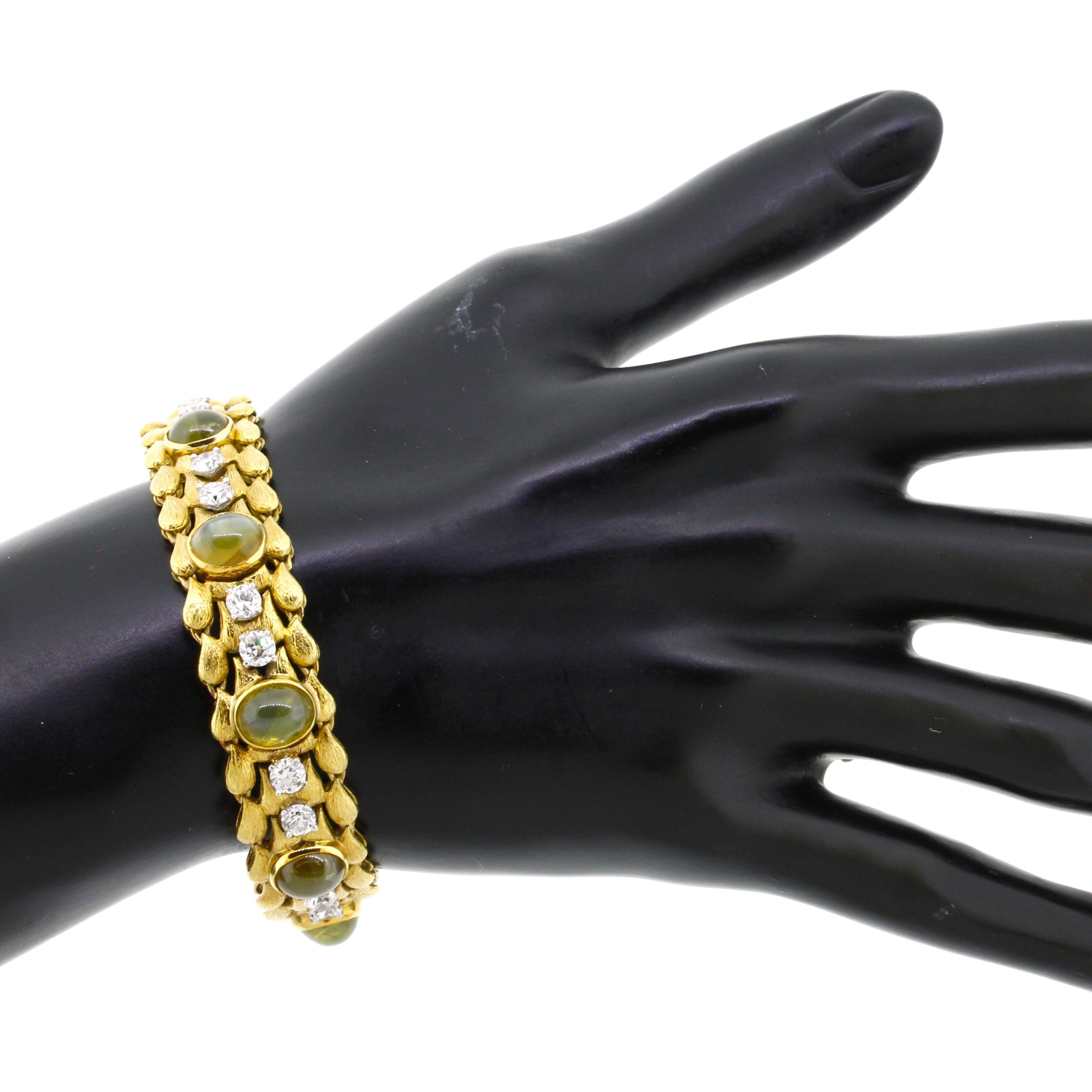 Women's Julius Cohen Cats Eye Chrysoberyl Diamond Gold Bracelet For Sale