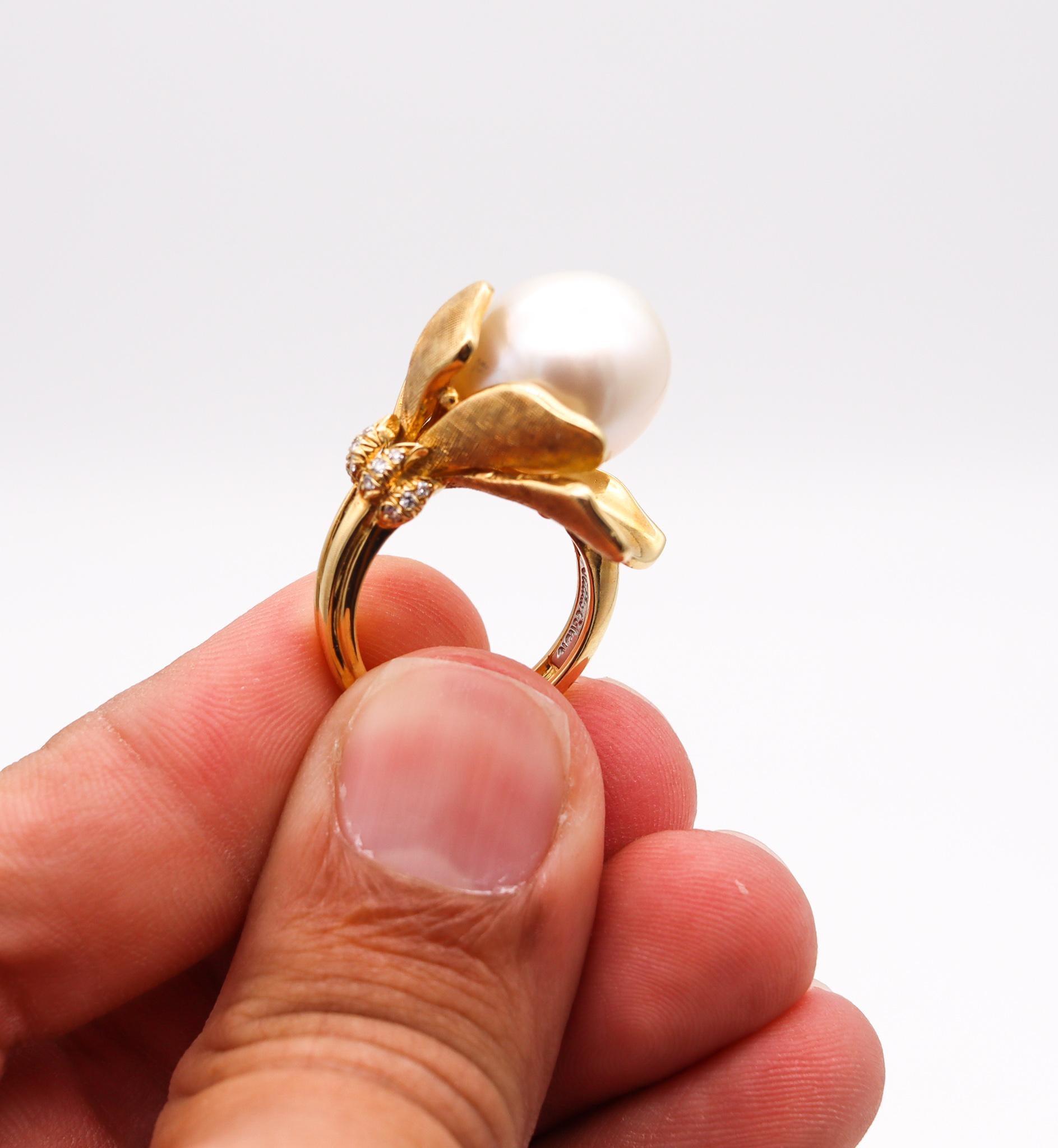 Women's Julius Cohen Cocktail Ringin 18Kt Gold with Diamonds and South Sea Pearl