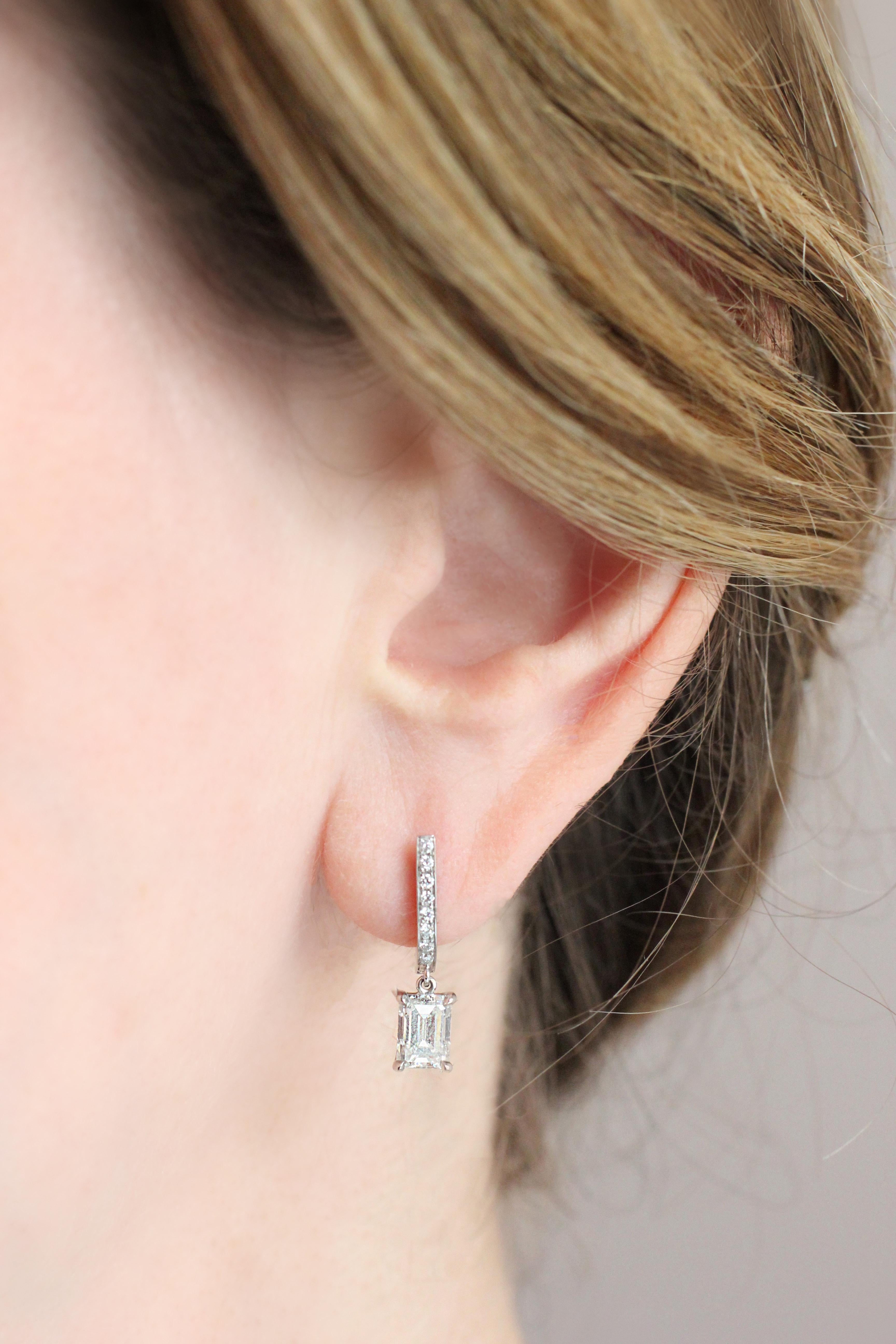 Contemporary Julius Cohen GIA Certified Diamond Drop Earrings