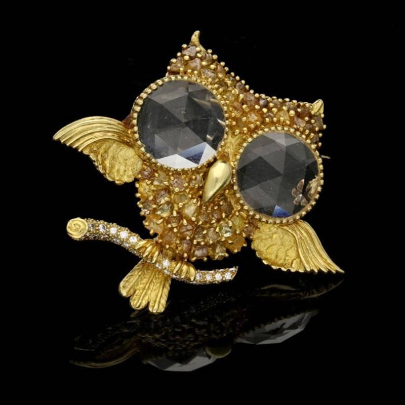 Julius Cohen Gold, Rough Diamond and Rose-cut Rock Crystal Owl Brooch  c1960s In Good Condition In London, GB