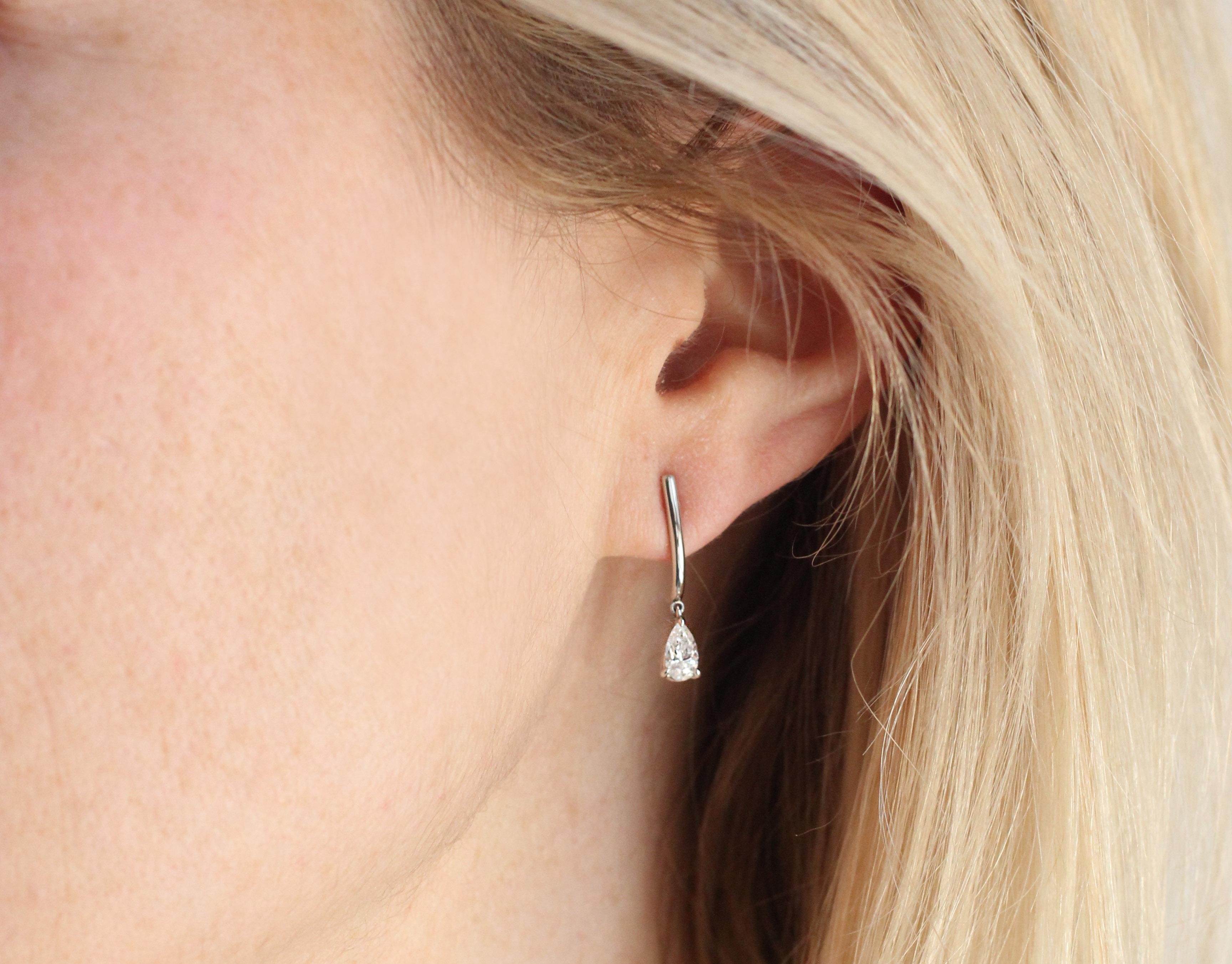 Julius Cohen Pear Shape Diamond Drop Earrings In New Condition In Brooklyn, NY