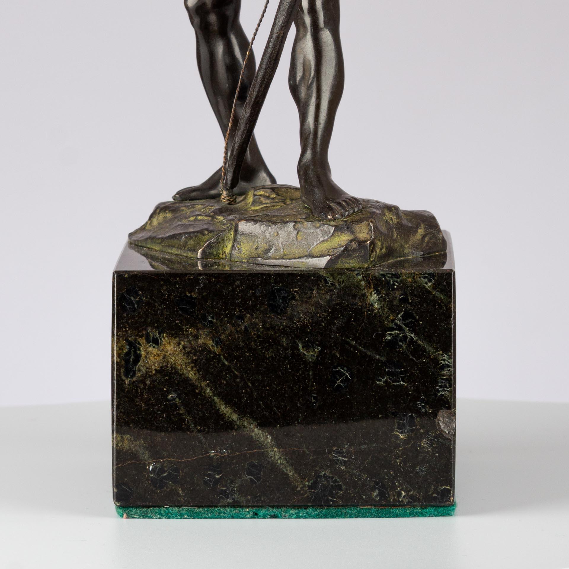 Julius Paul Schmidt-Felling - El arquero, escultura de bronce, Alemania, Berlín 1900 en venta 8