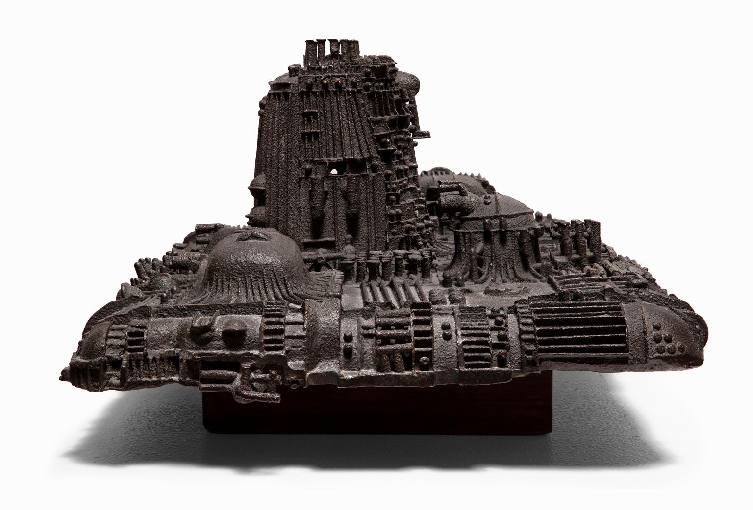 « Untitled », 1963, navire d'avant la guerre spatiale en bronze coulé, signé et daté en vente 5
