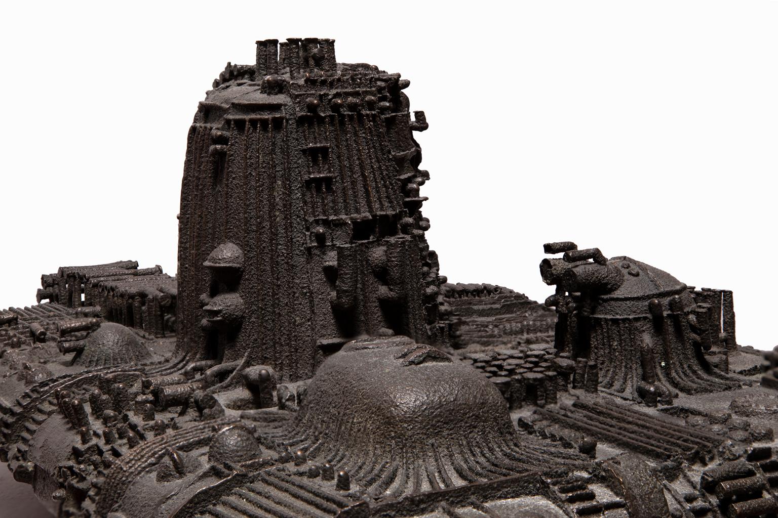 « Untitled », 1963, navire d'avant la guerre spatiale en bronze coulé, signé et daté en vente 6