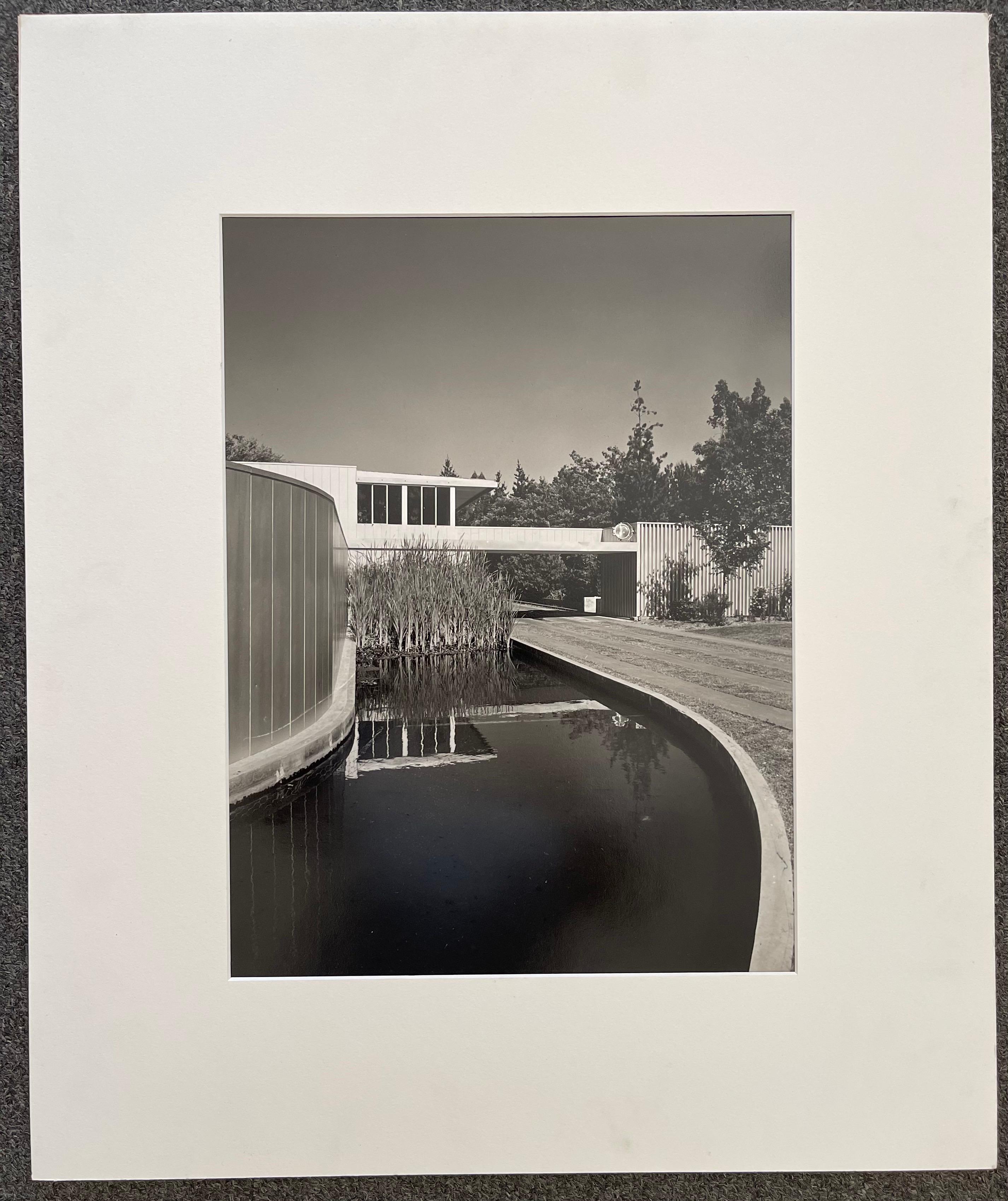 Mid-Century Modern Photographie noire et blanche signée Julius Schulman, Von Sternberg House en vente