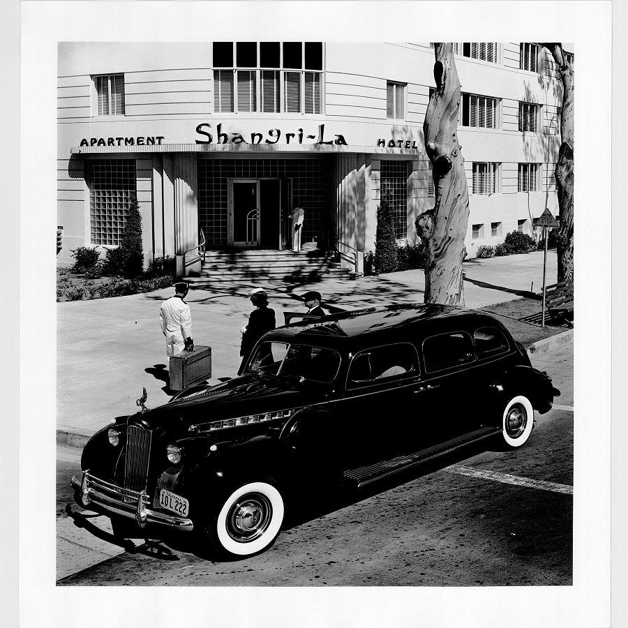 Julius Shulman Black and White Photograph - "Shangri La Apartments". Santa Monica, California.  William E. Foster