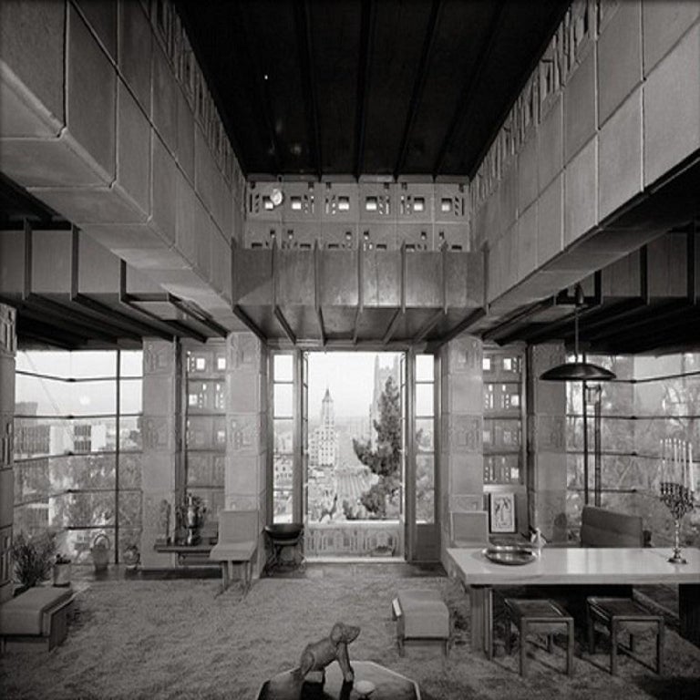 Julius Shulman "The Freeman House". Hollywood Hills, California