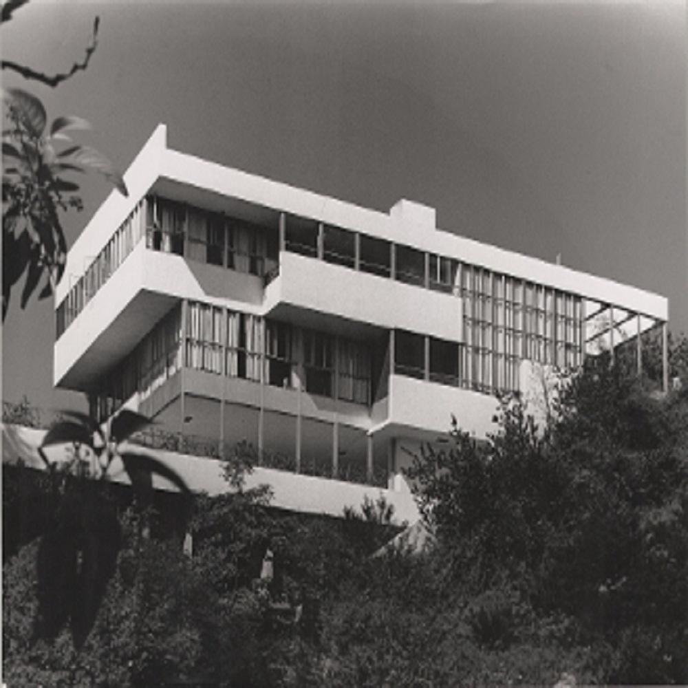Julius Shulman Black and White Photograph - "The Lovell House" Los Angeles, California. Richard Neutra
