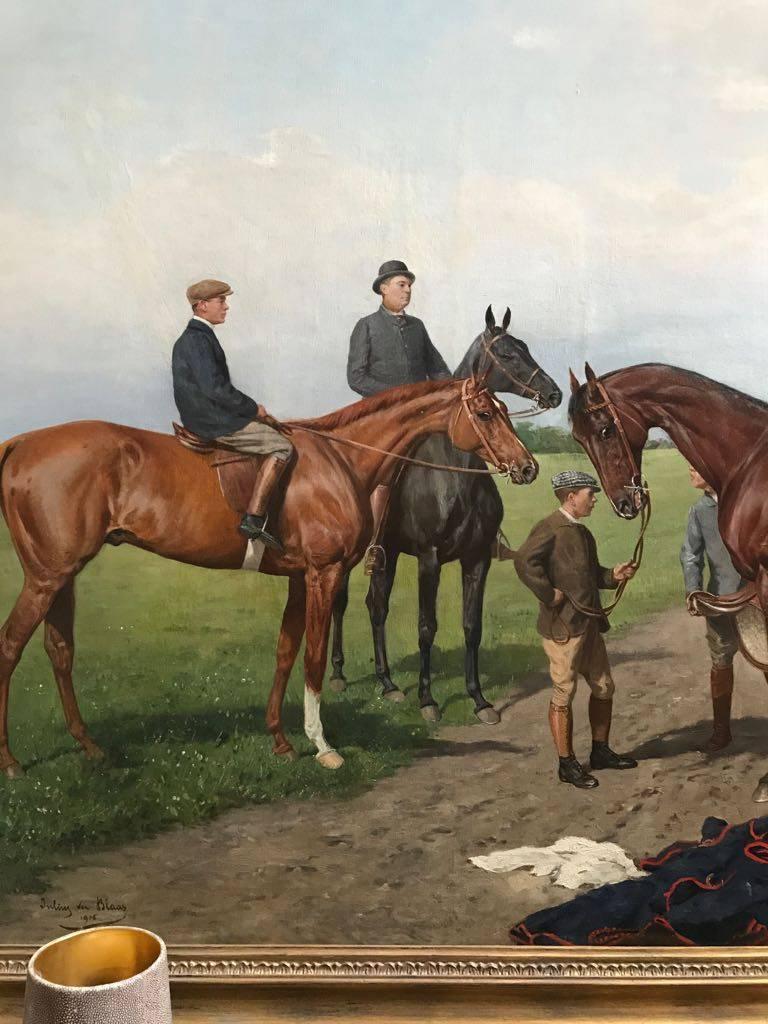 Magnifique peinture à l'huile du début du 20e siècle représentant des chevaux de course - aux galons - Marron Figurative Painting par Julius von Blaas