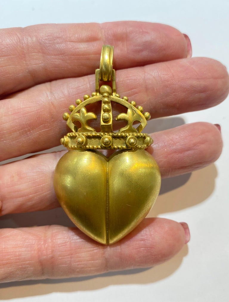 Jumbo 1987 Kieselstein Cord 18K Yellow Gold Crowned Heart Pin