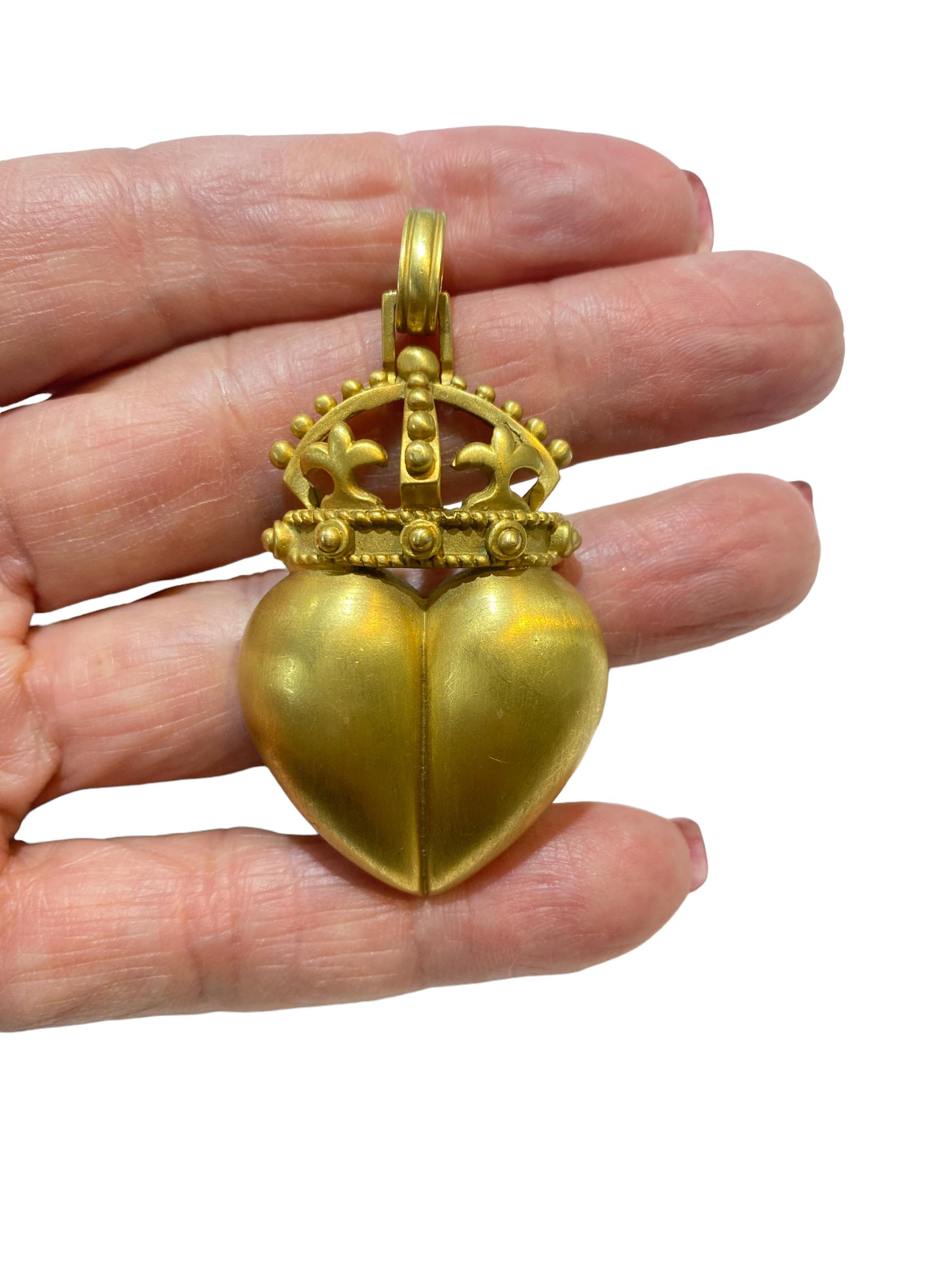 Contemporary Jumbo 1987 Kieselstein Cord 18K Yellow Gold Crowned Heart Pin Pendant