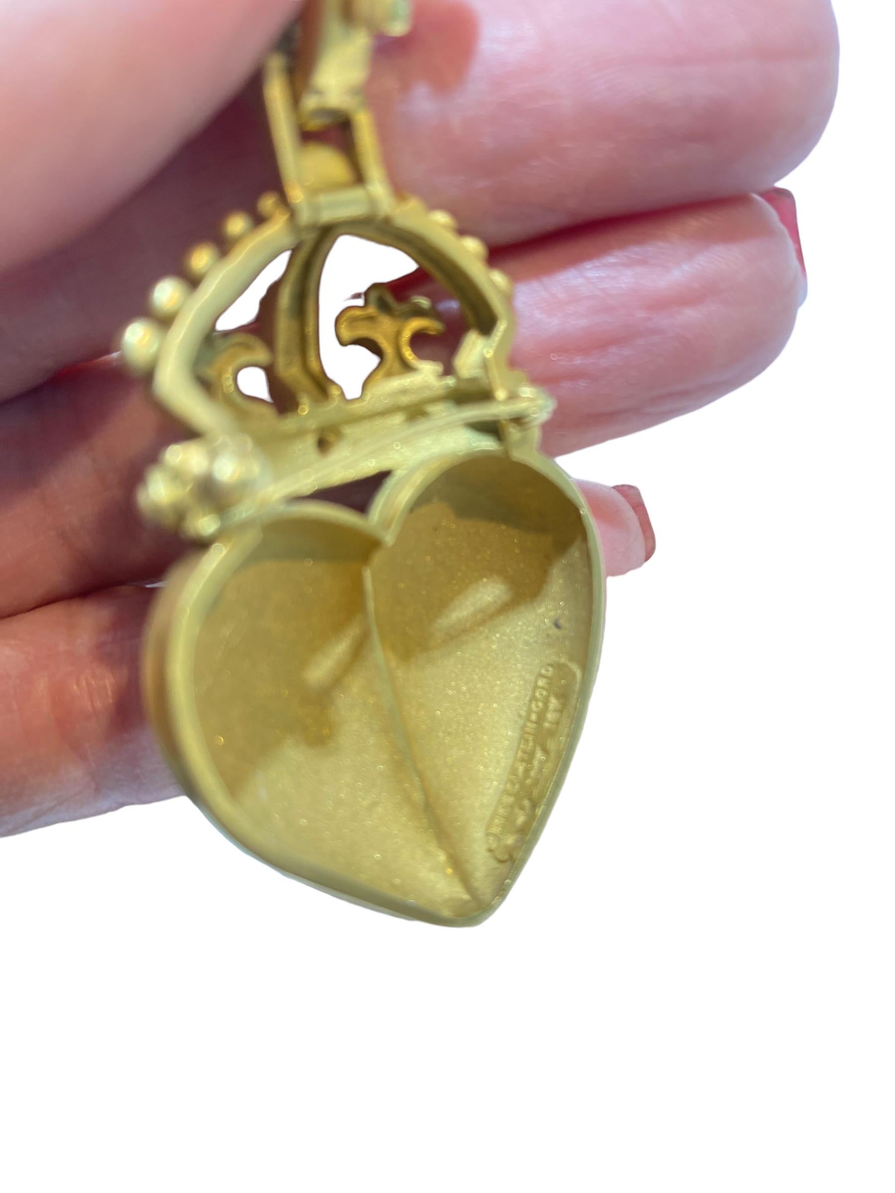 Jumbo 1987 Kieselstein Cord 18K Yellow Gold Crowned Heart Pin Pendant In Excellent Condition In Laguna Hills, CA