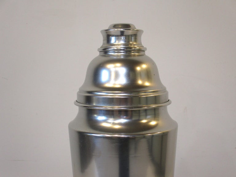 Jumbo Aluminum Midcentury Cocktail Shaker in the Style of Kensington Ware For Sale at 1stDibs