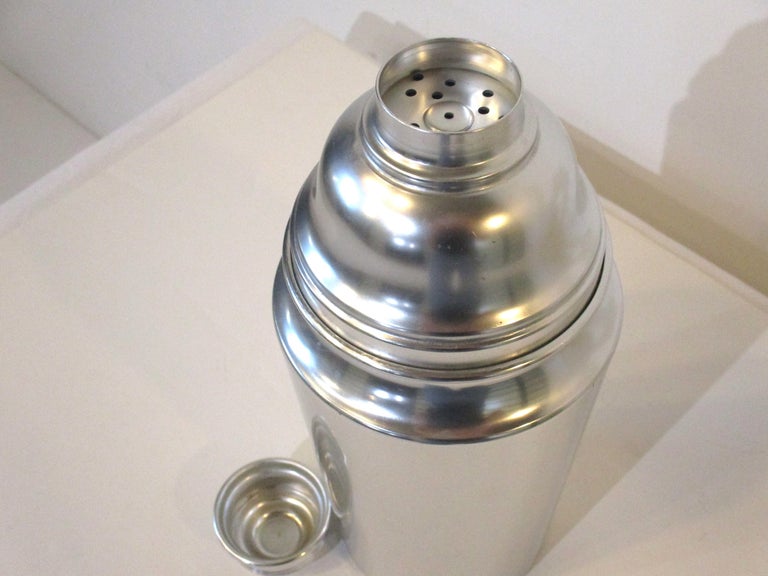 Jumbo Aluminum Midcentury Cocktail Shaker in the Style of Kensington Ware For Sale at 1stDibs