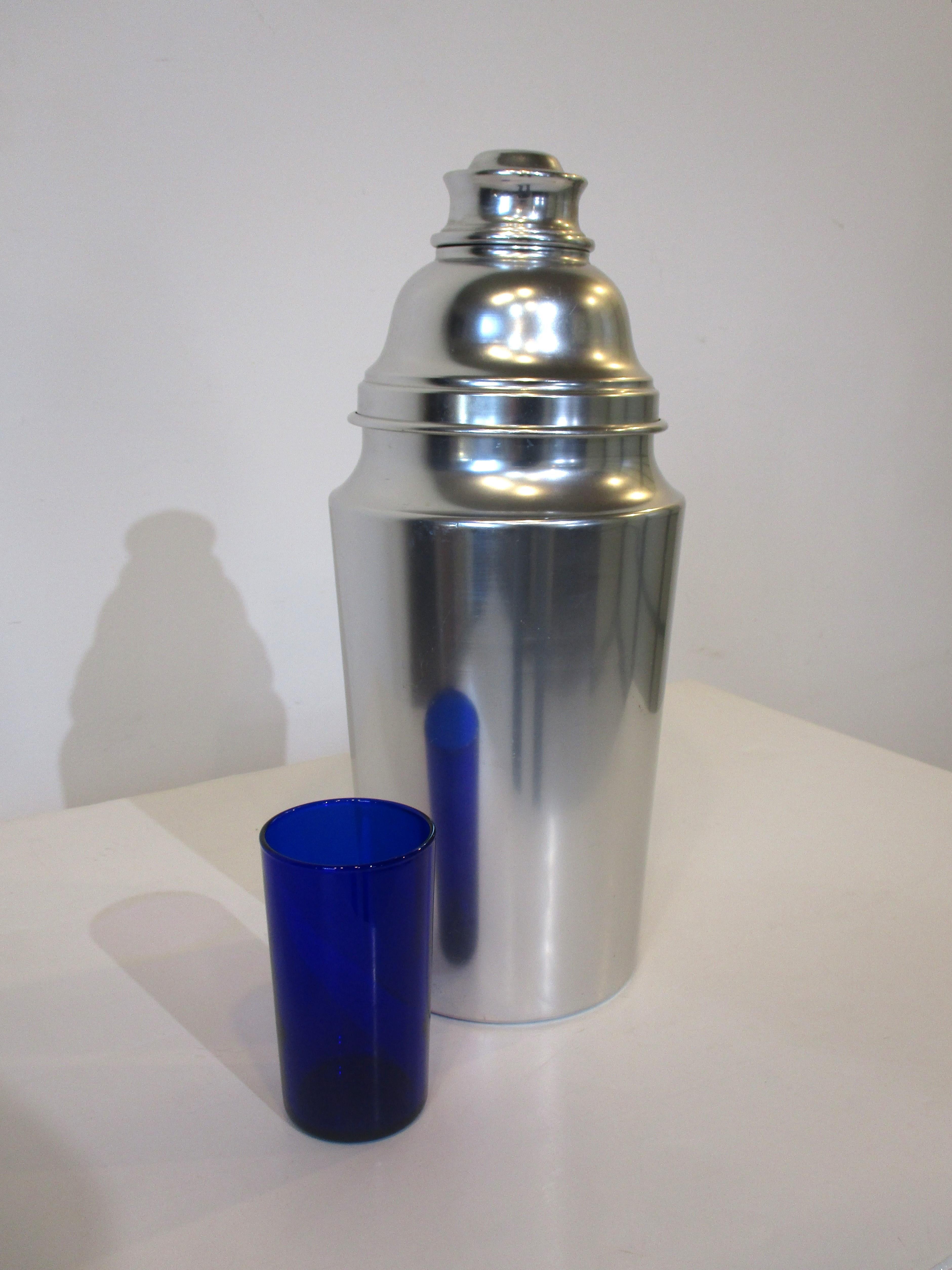 20th Century Jumbo Aluminum Midcentury Cocktail Shaker in the Style of Kensington Ware For Sale