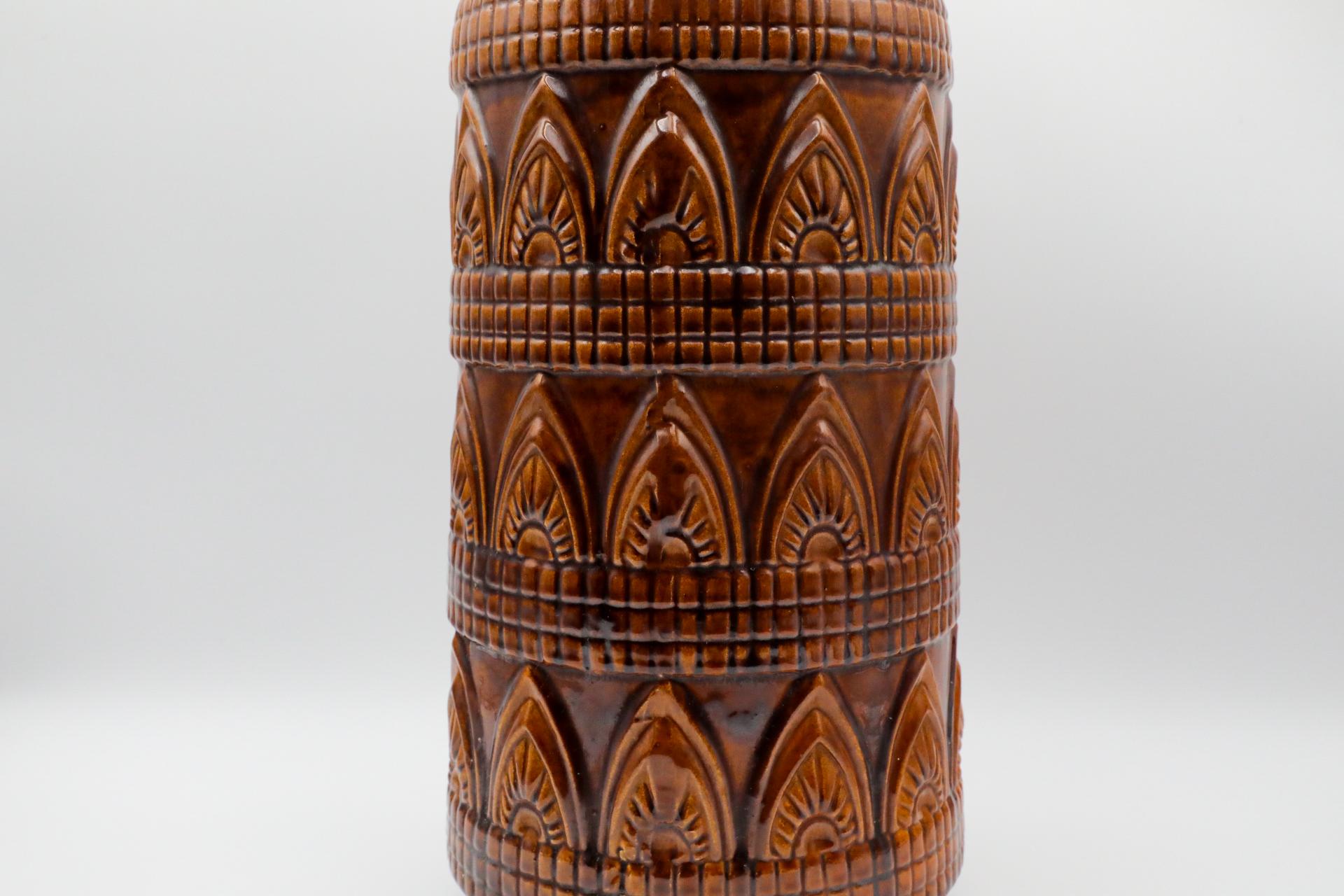 Vase géant en céramique d'Allemagne de l'Ouest, de couleur Brown, avec anse ronde en vente 2
