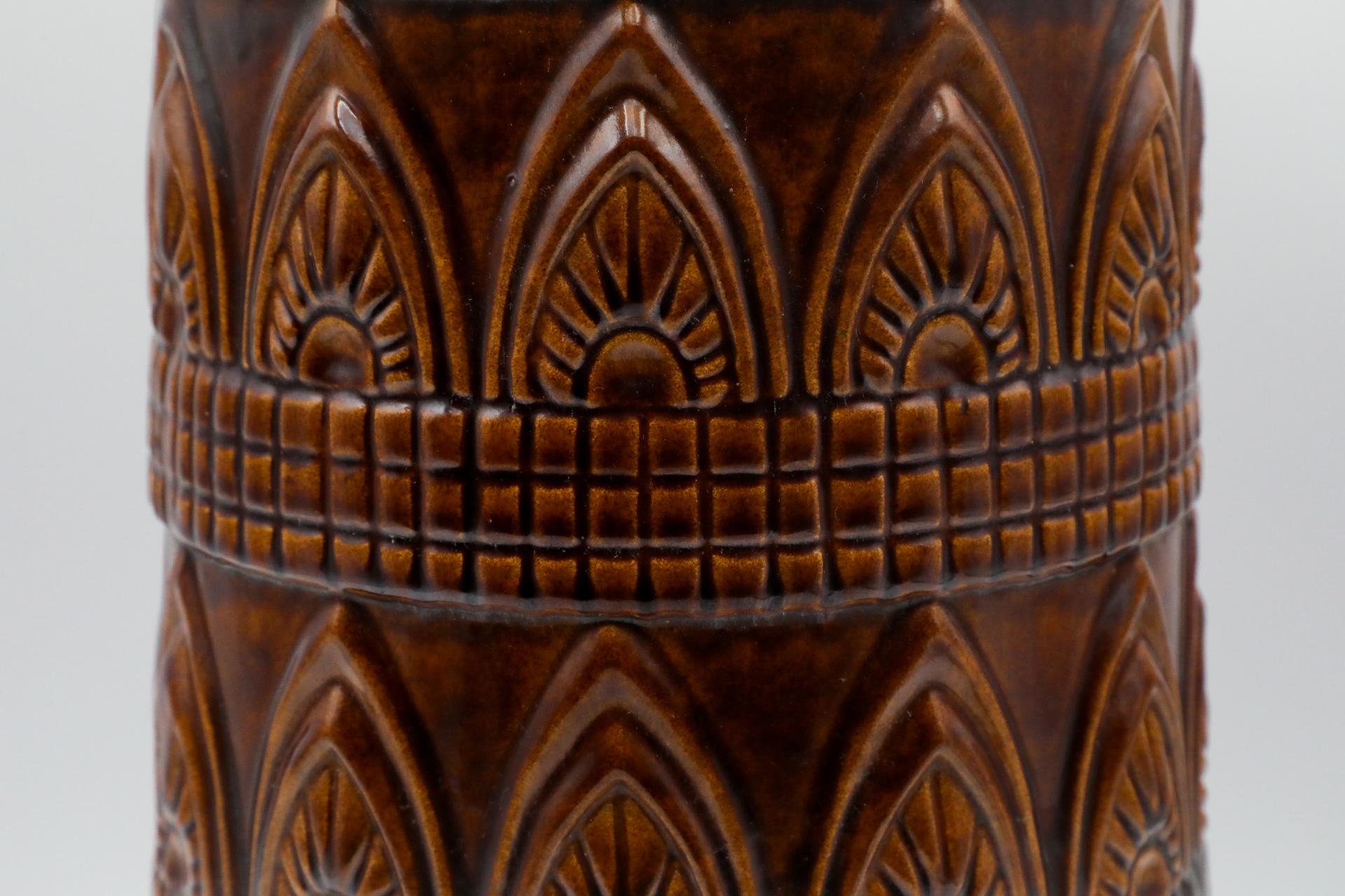 Vase géant en céramique d'Allemagne de l'Ouest, de couleur Brown, avec anse ronde en vente 6