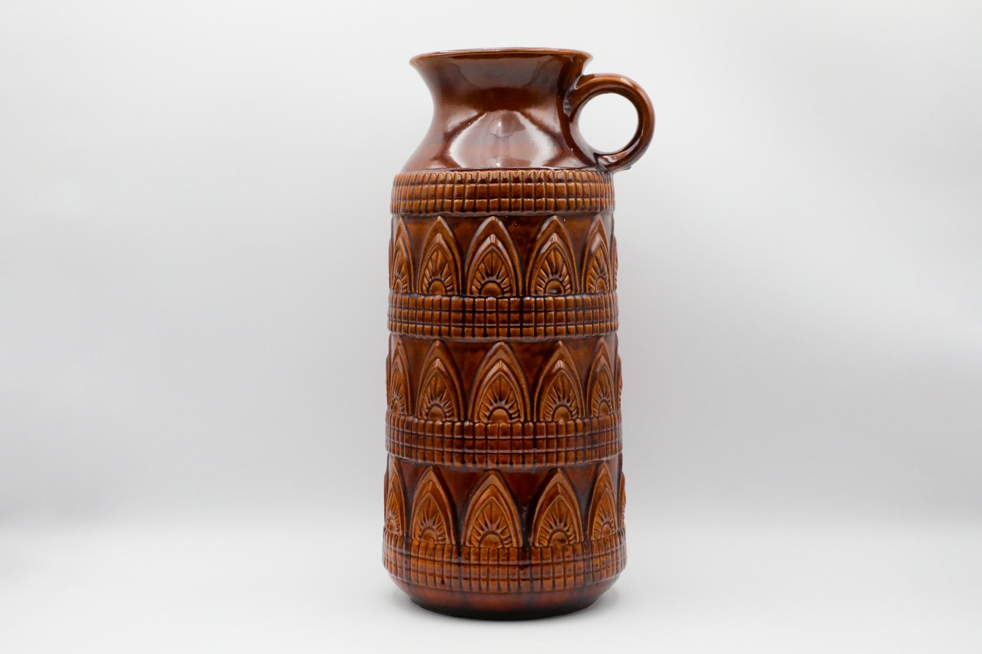 Allemand Vase géant en céramique d'Allemagne de l'Ouest, de couleur Brown, avec anse ronde en vente