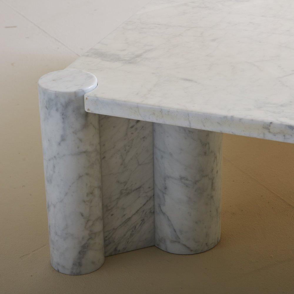 Mid-20th Century ‘Jumbo’ Coffee Table in Carrara Marble Attributed to Gae Aulenti for Knoll For Sale
