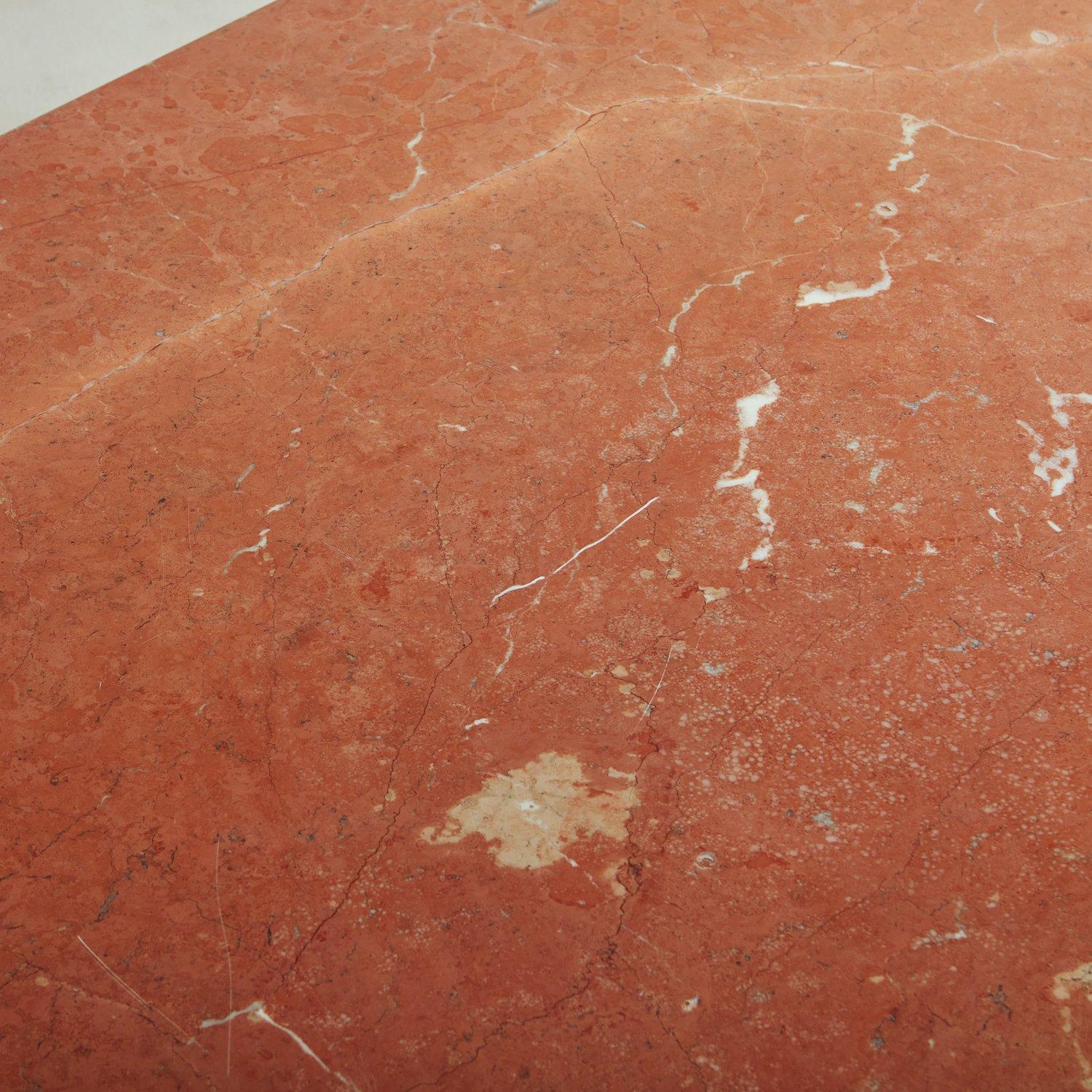 Marbre Table basse Jumbo en marbre Rosso Alicante attribuée à Gae Aulenti pour Knoll en vente