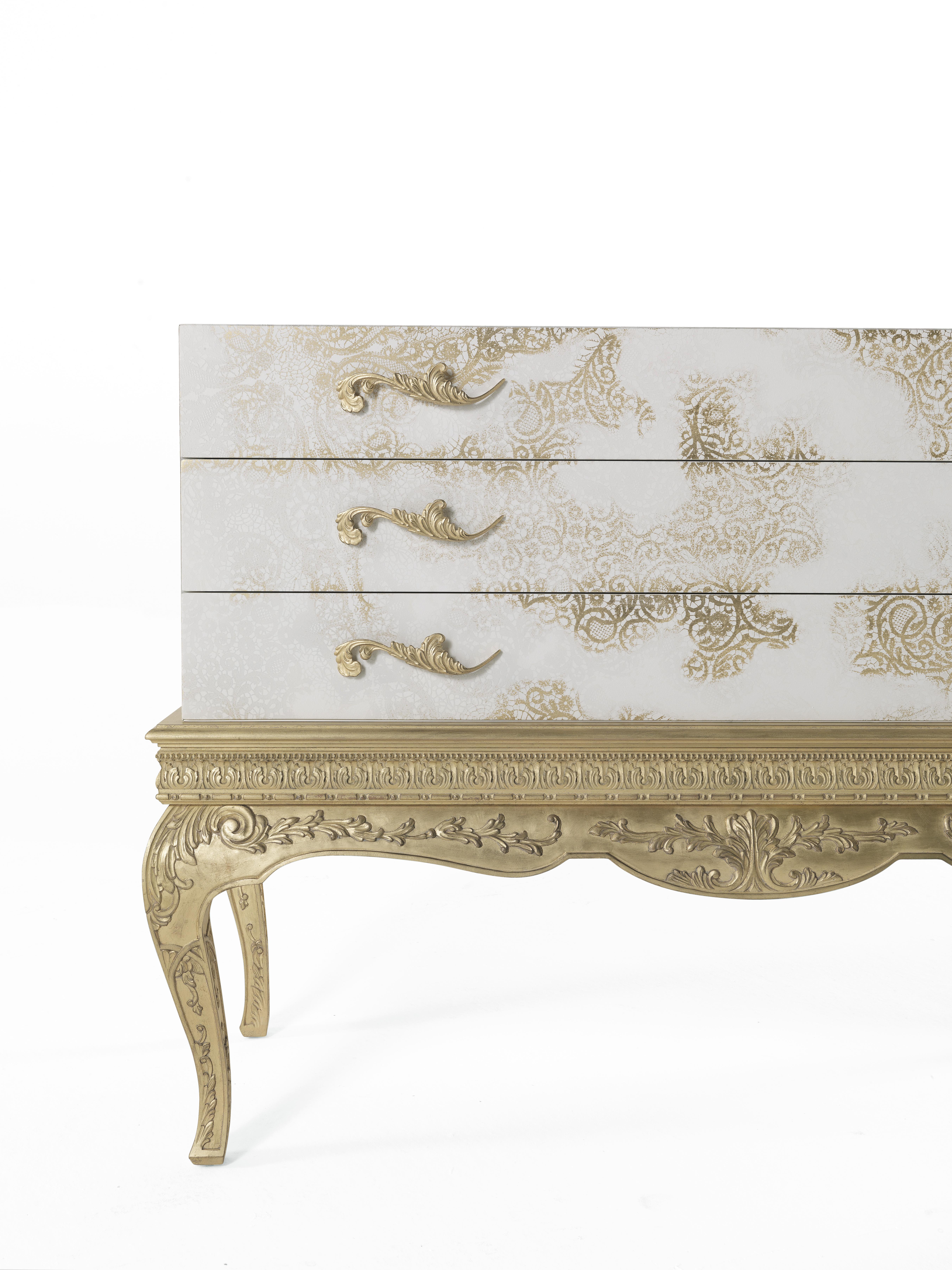 Louis XVI 21st Century Brocart Chest of Drawers with Hand-carved Legs For Sale