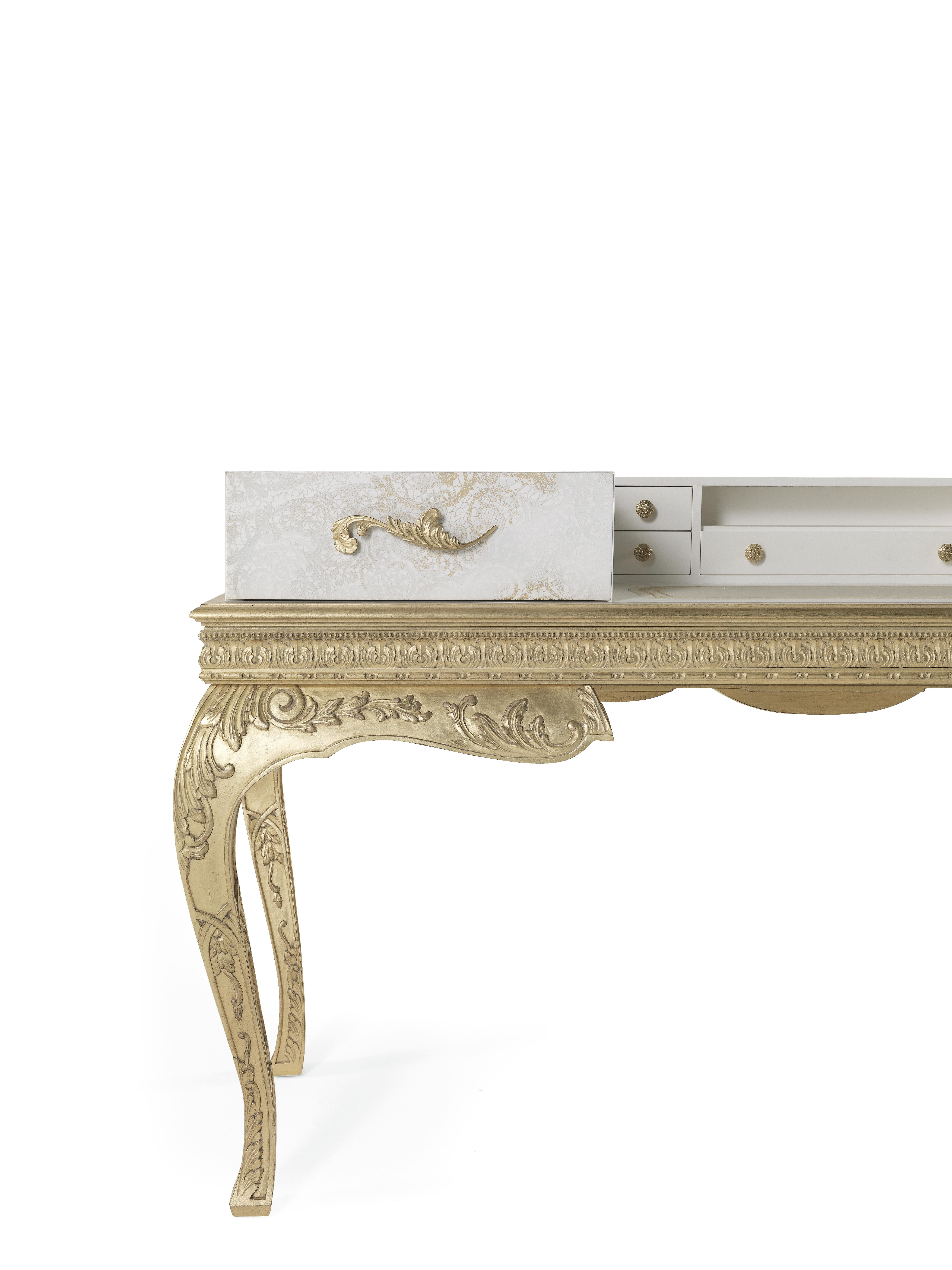 Italian 21st Century Brocart Dressing Table with Hand-carved Legs  For Sale