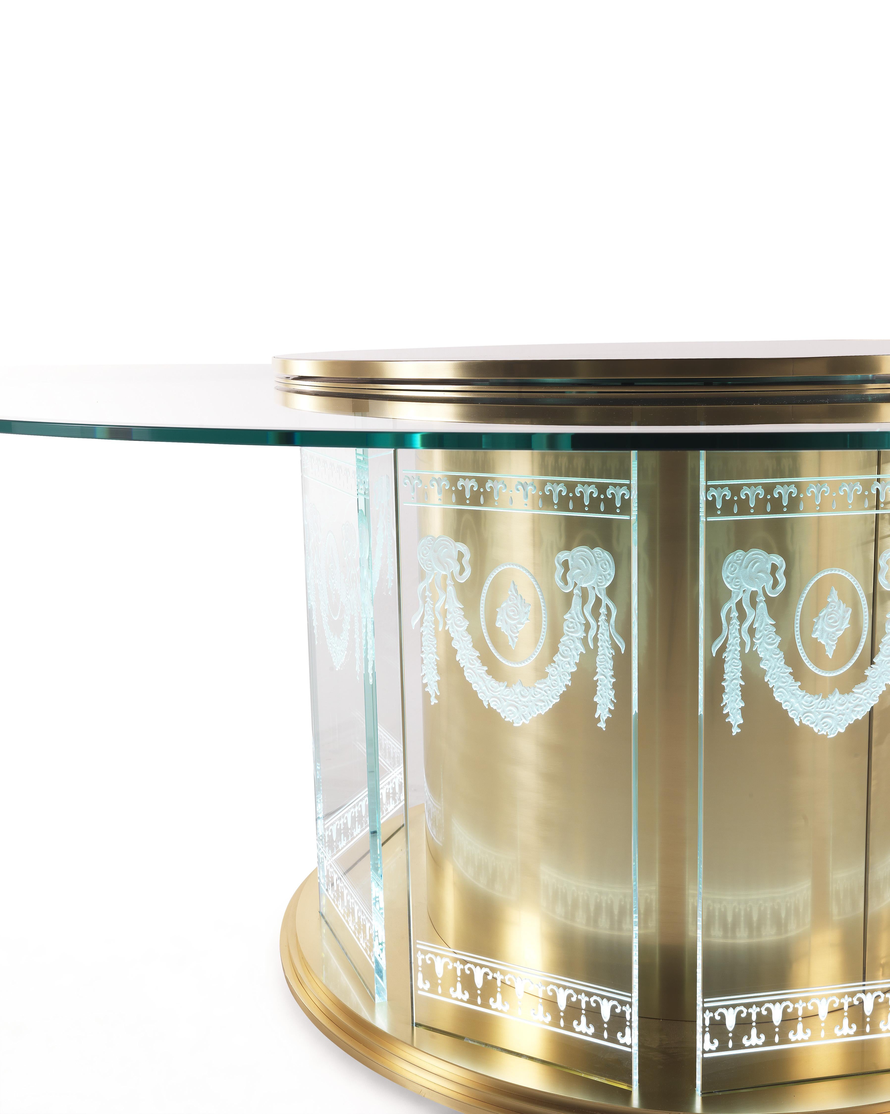 XXIe siècle et contemporain Table de salle à manger Fuji du 21e siècle en métal et verre avec décorations grecques en vente