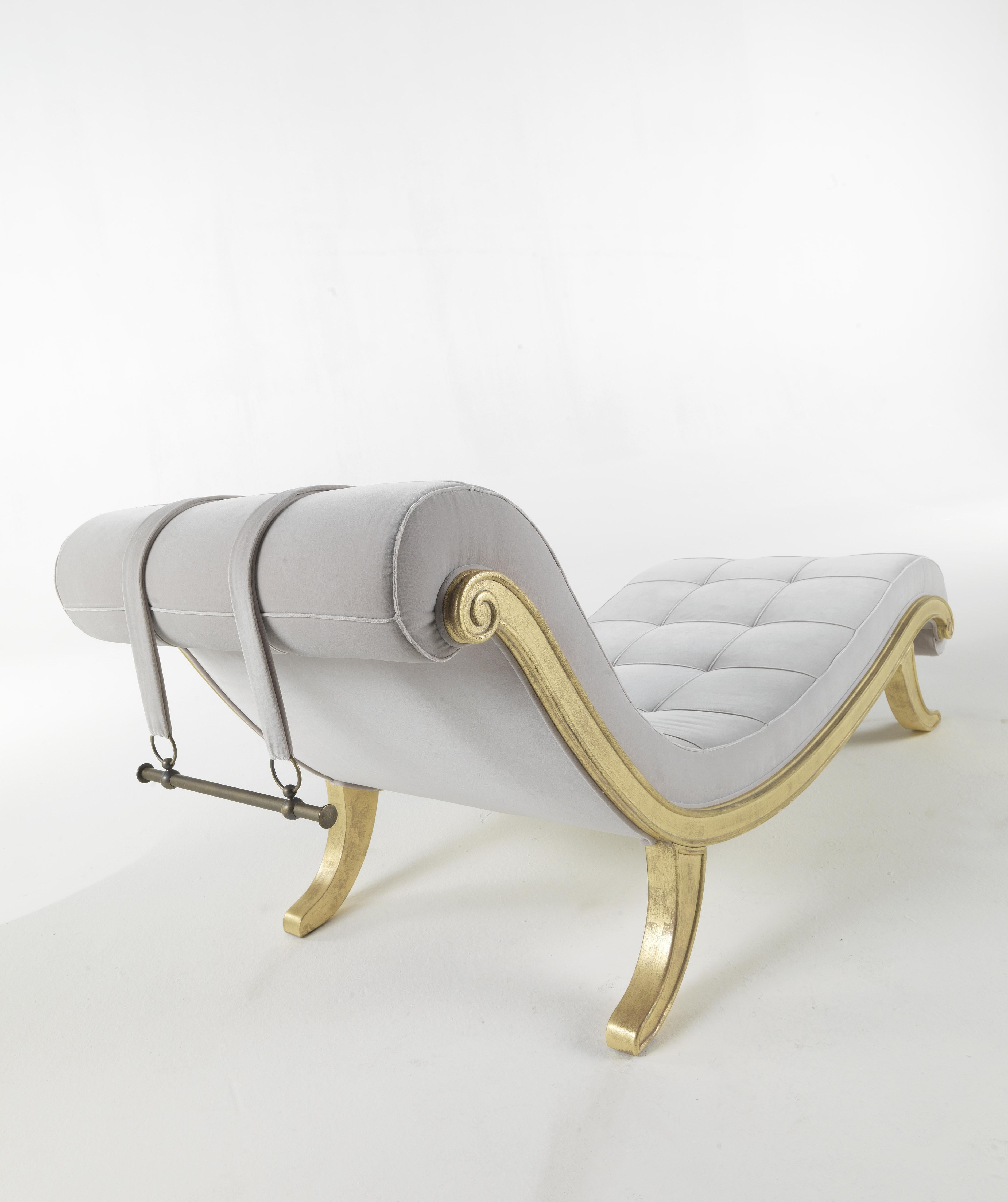 Chaise longue Sophie du 21ème siècle en tissu et bois  Neuf - En vente à Cantù, Lombardia