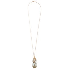 21st Century 18 Karat Gold Freshwater Pearl and Diamond (GVS) Chain and Pendant