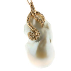 21st Century 18 Karat Gold Freshwater Pearl and Diamond (GVS) Chain and Pendant