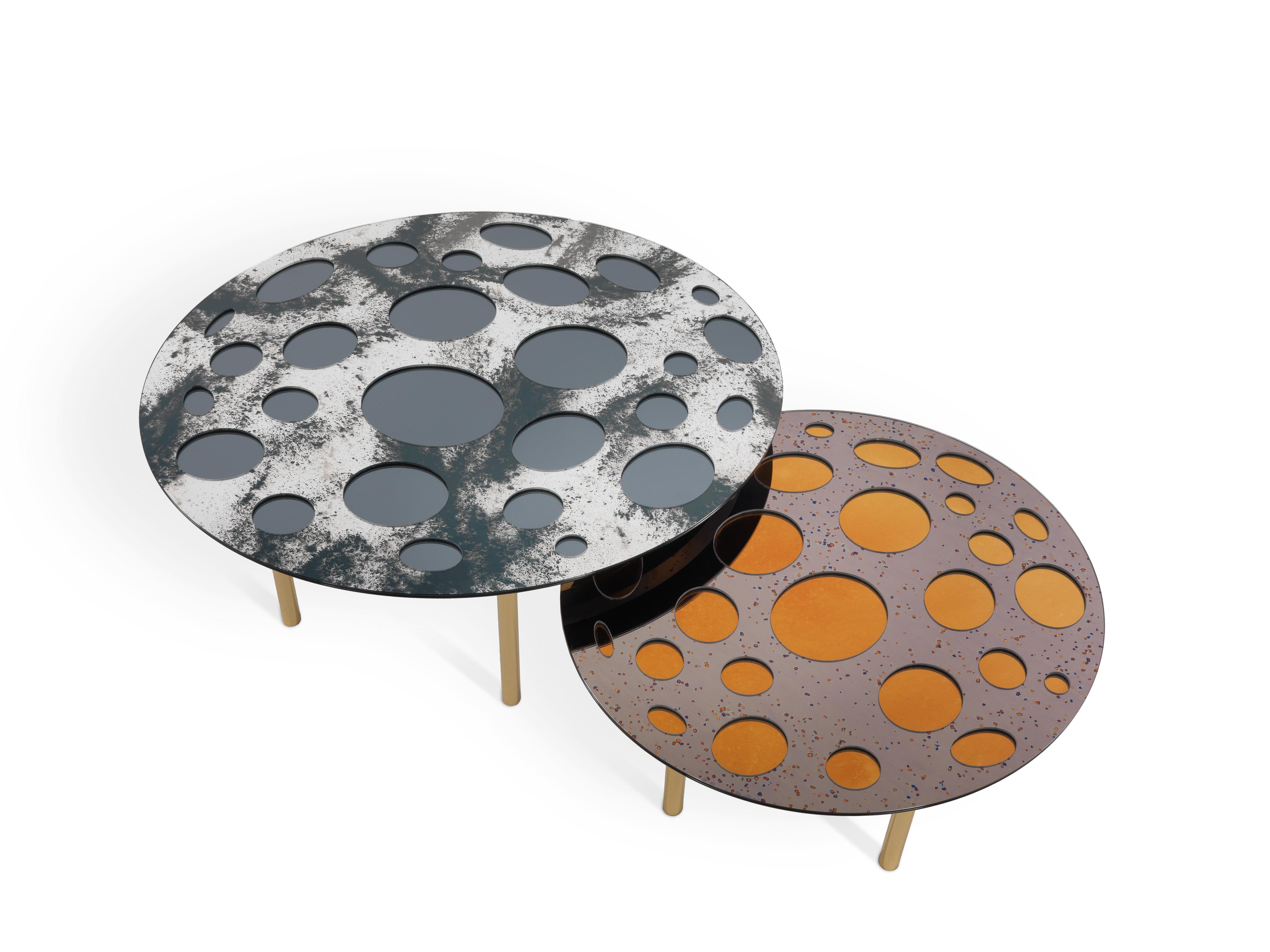 Petite table Venny du 21ème siècle en couches de miroirs décoratifs de Matteo Cibic en vente 4