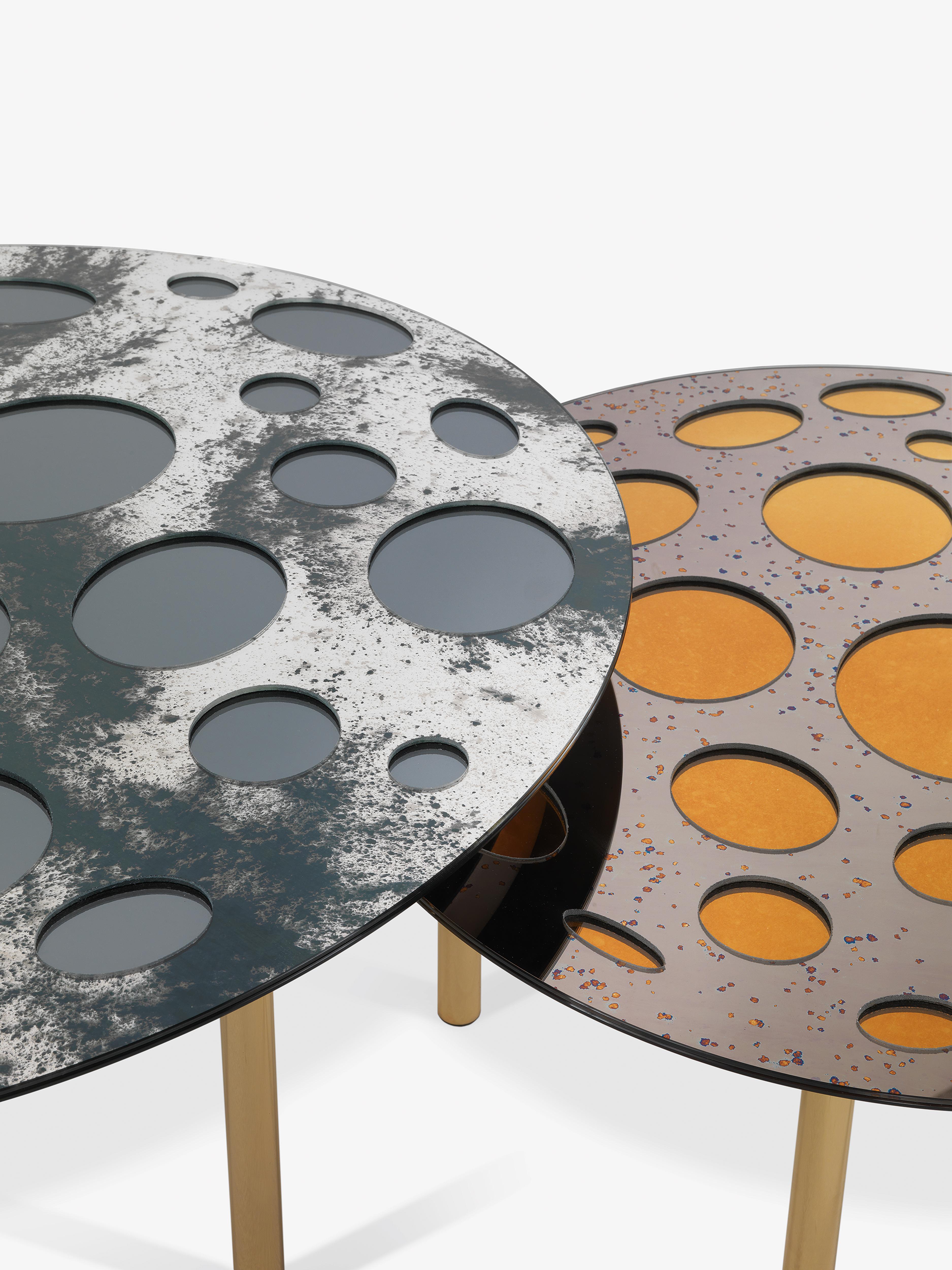 Petite table Venny du 21ème siècle en couches de miroirs décoratifs de Matteo Cibic en vente 5