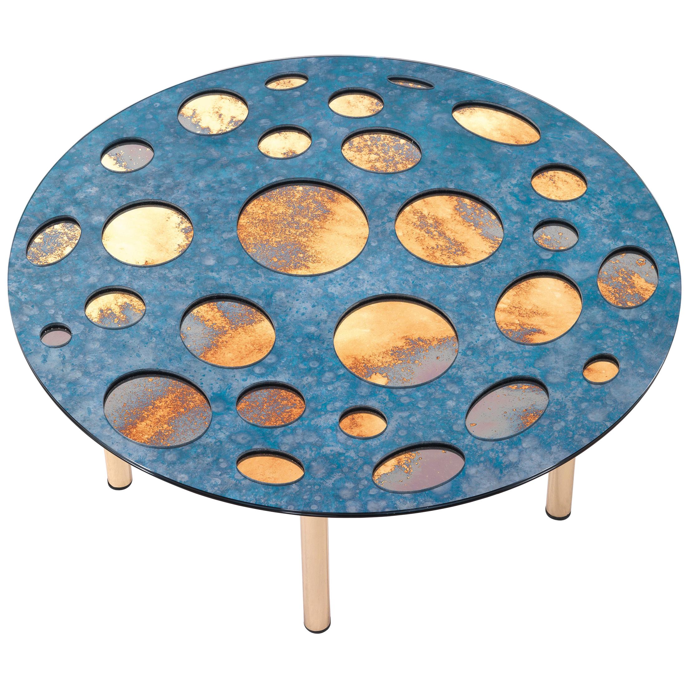 En vente : Blue (Cobalt Blue Volcano) Petite table Venny du 21ème siècle en couches de miroirs décoratifs de Matteo Cibic