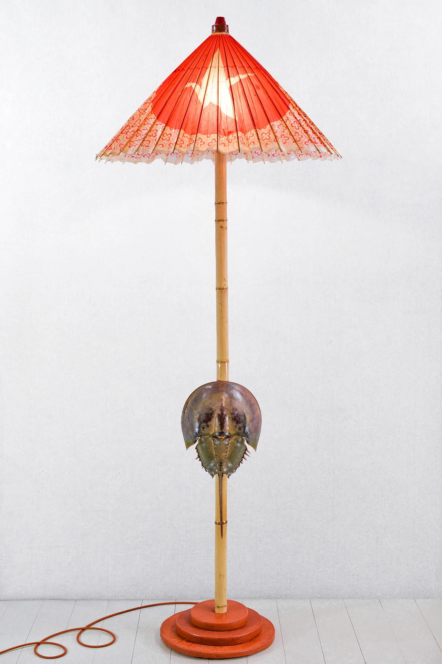 Art déco Lampe crabe en fer à cheval Jumbo avec abat-jour d'antiquités par Christopher Tennant en vente