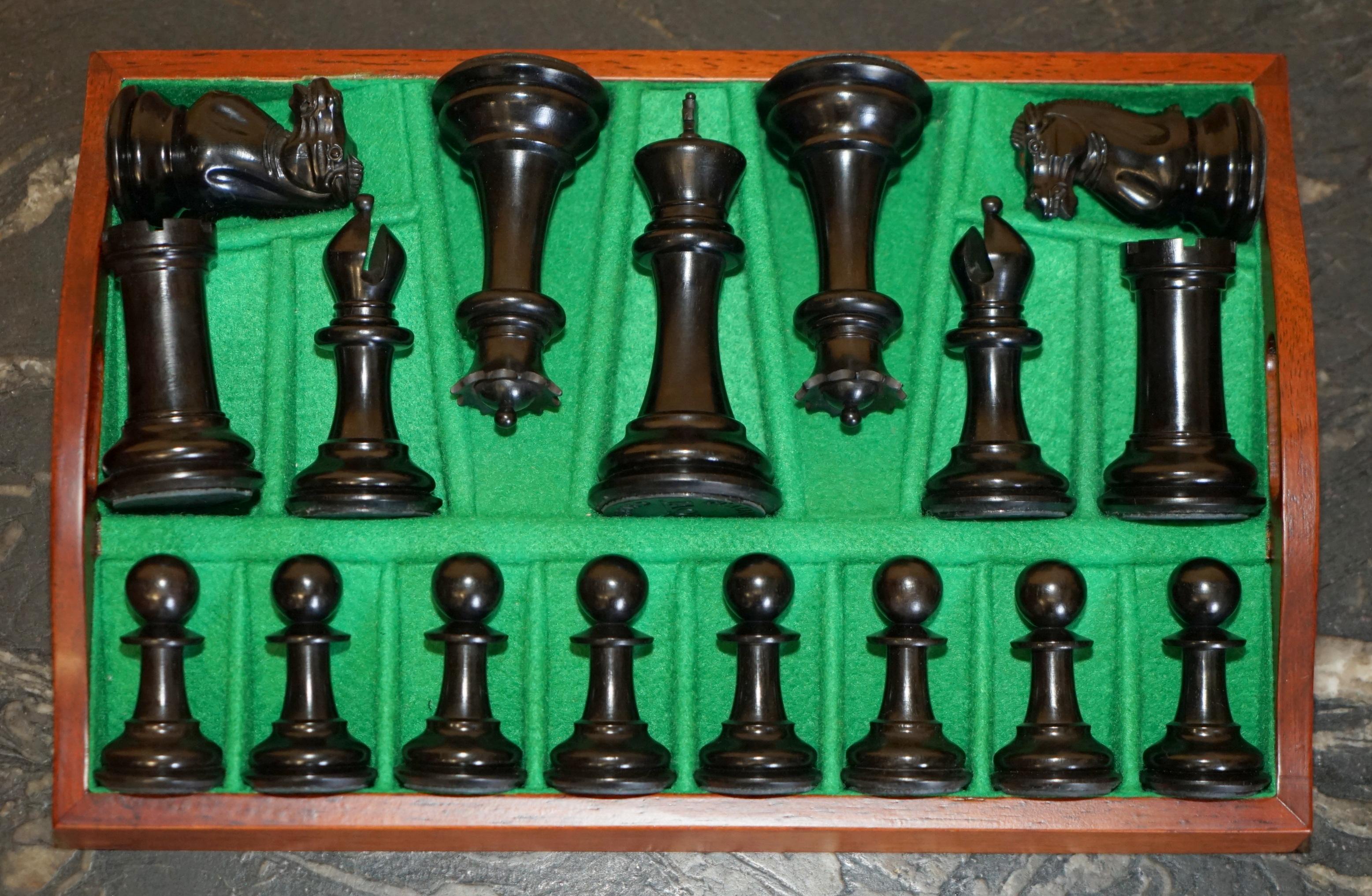JUMBO JAQUES LTD EDiTION 1850 STAUNTON CHESSMAN CHESS SET INC CERTIFCATES ETC en vente 3