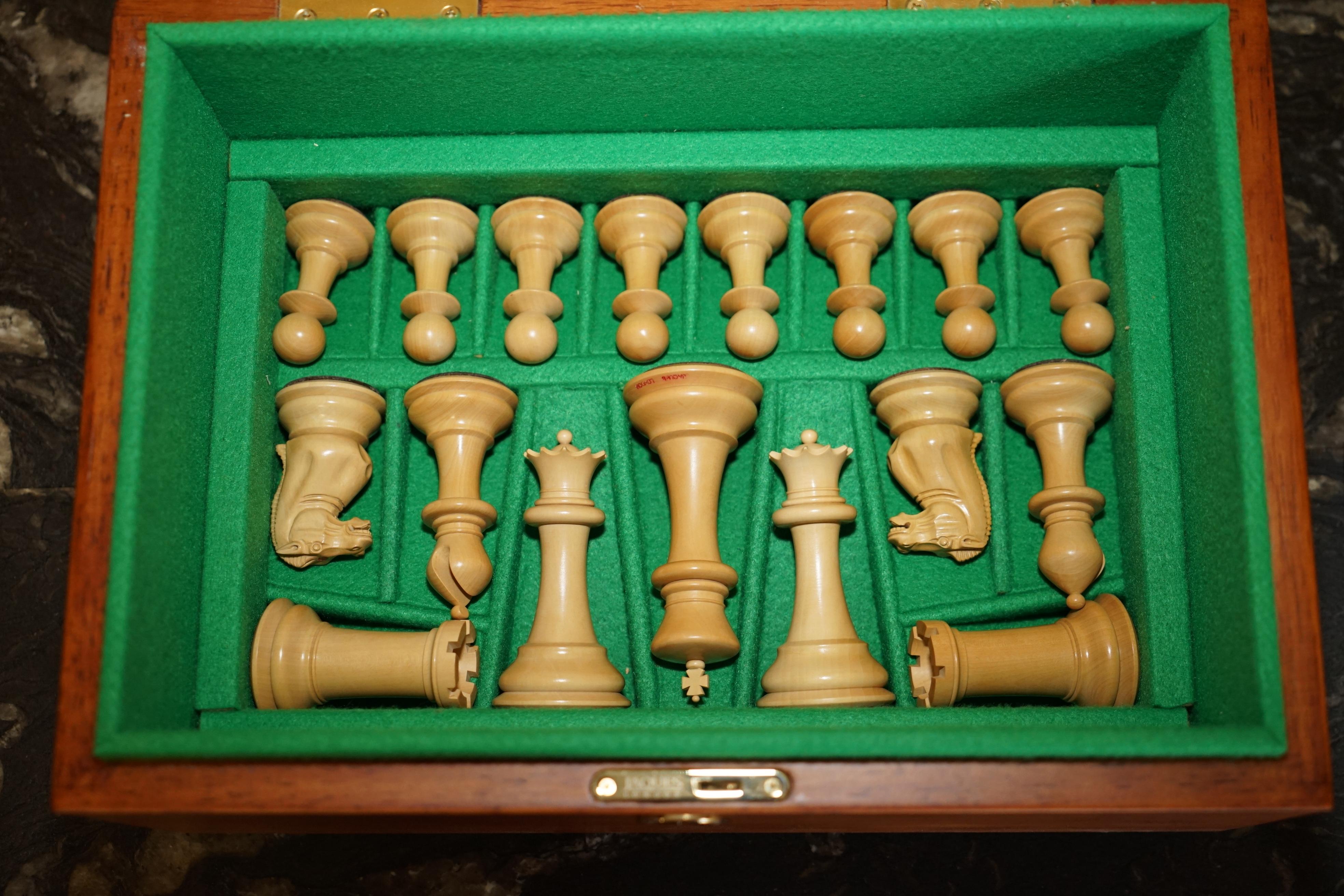 JUMBO JAQUES LTD EDiTION 1850 STAUNTON CHESSMAN CHESS SET INC CERTIFCATES ETC en vente 6