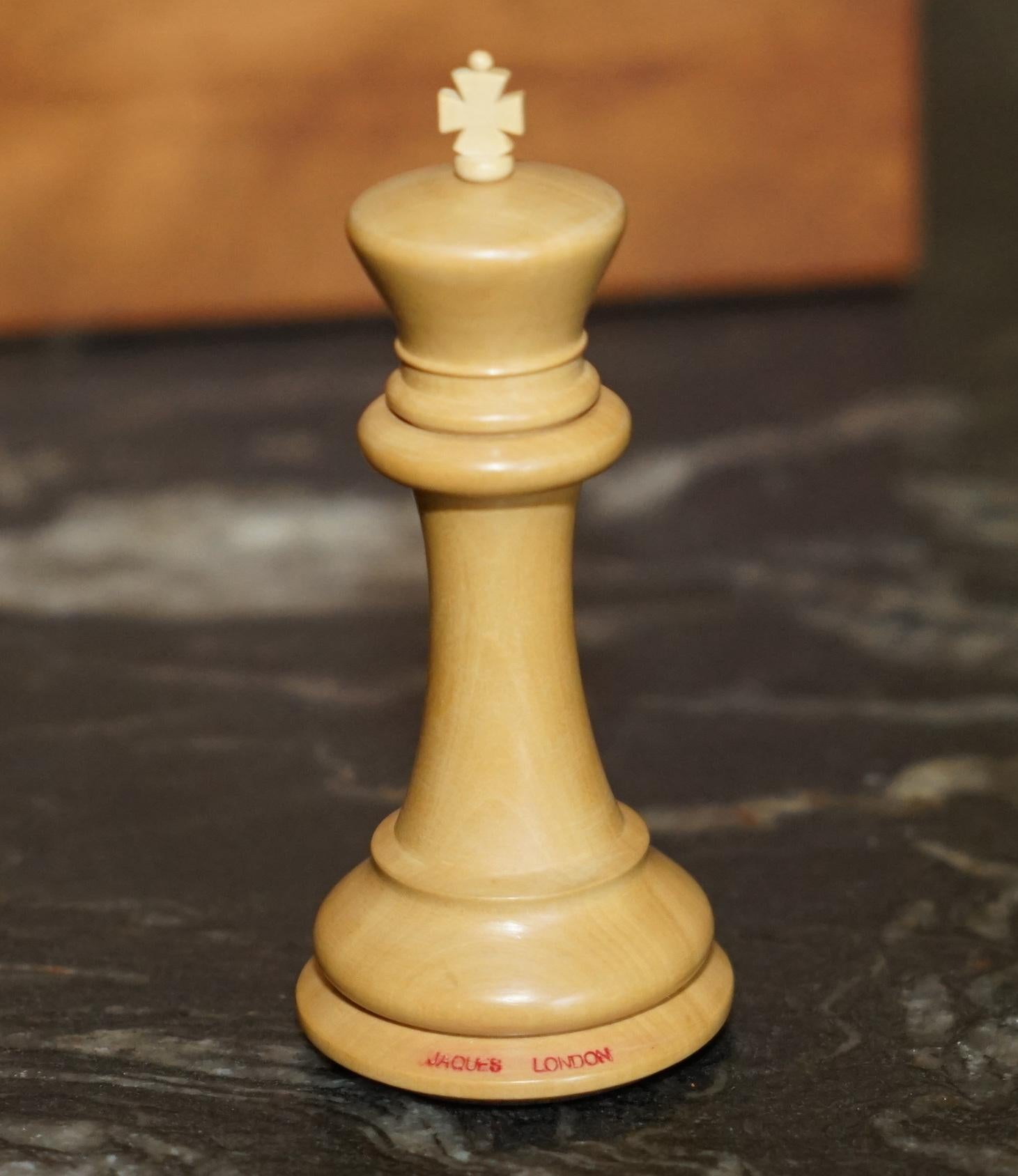 JUMBO JAQUES LTD EDiTION 1850 STAUNTON CHESSMAN CHESS SET INC CERTIFCATES ETC en vente 7