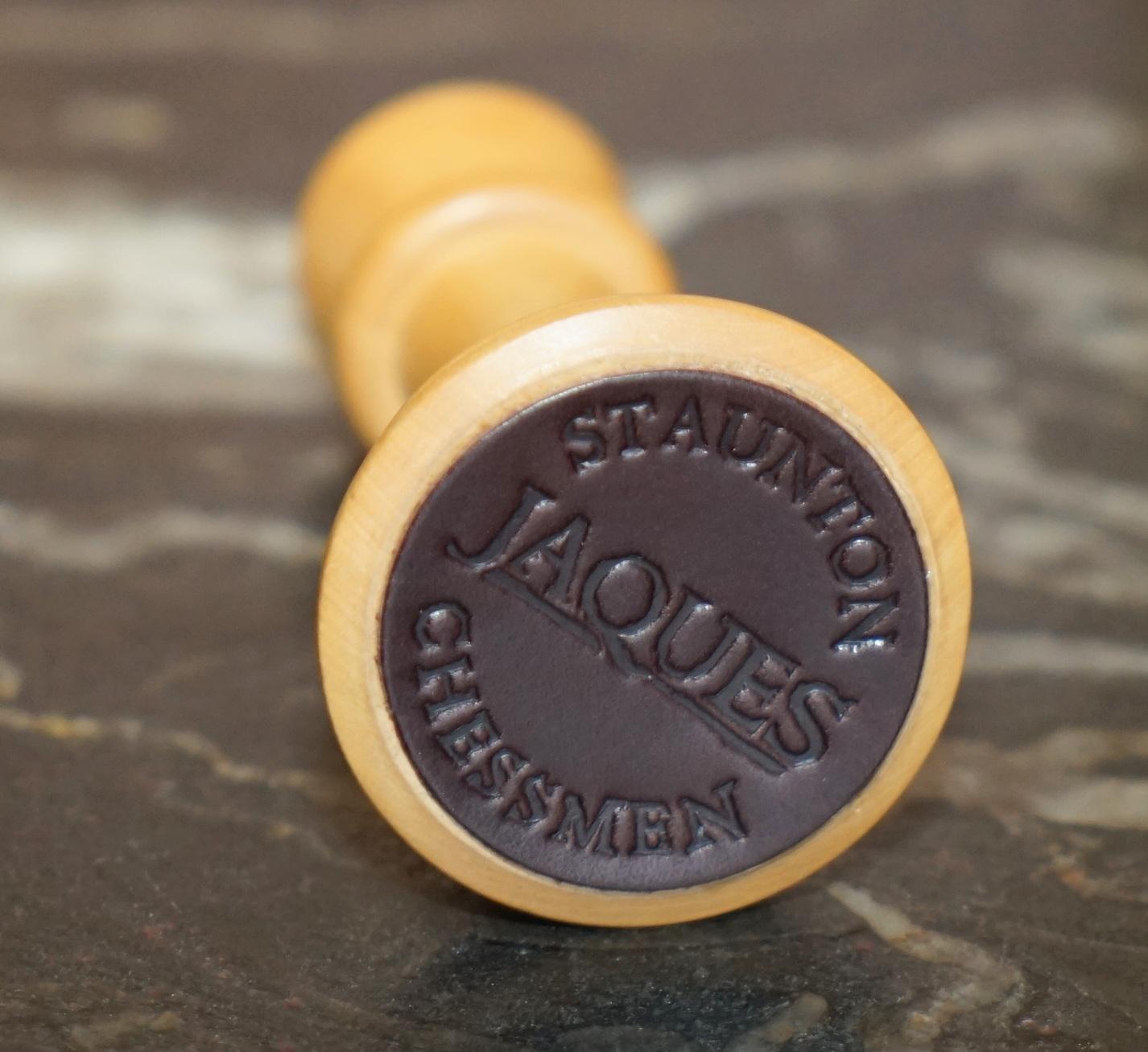 JUMBO JAQUES LTD EDiTION 1850 STAUNTON CHESSMAN CHESS SET INC CERTIFCATES ETC en vente 9