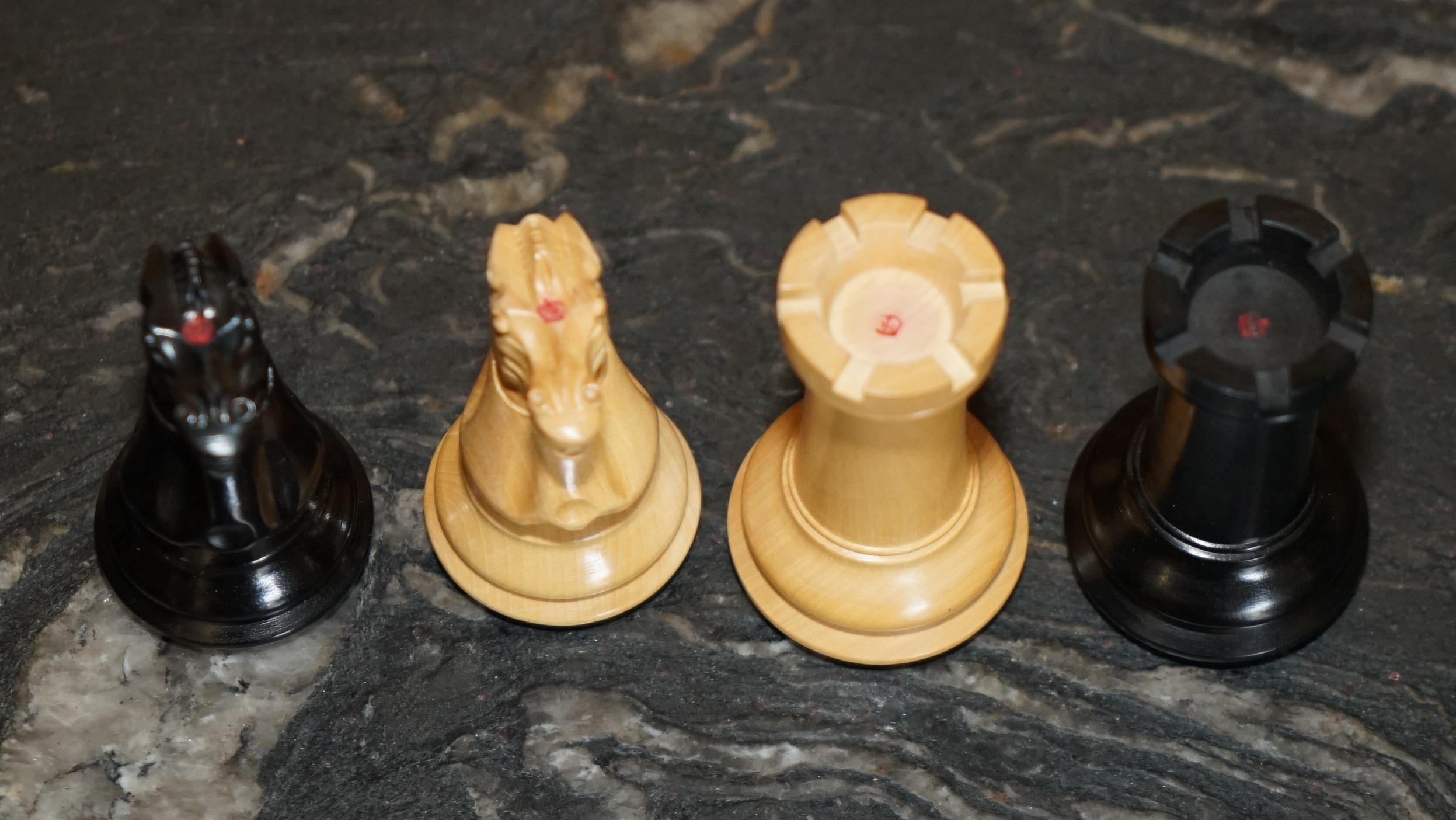 JUMBO JAQUES LTD EDiTION 1850 STAUNTON CHESSMAN CHESS SET INC CERTIFCATES ETC en vente 10